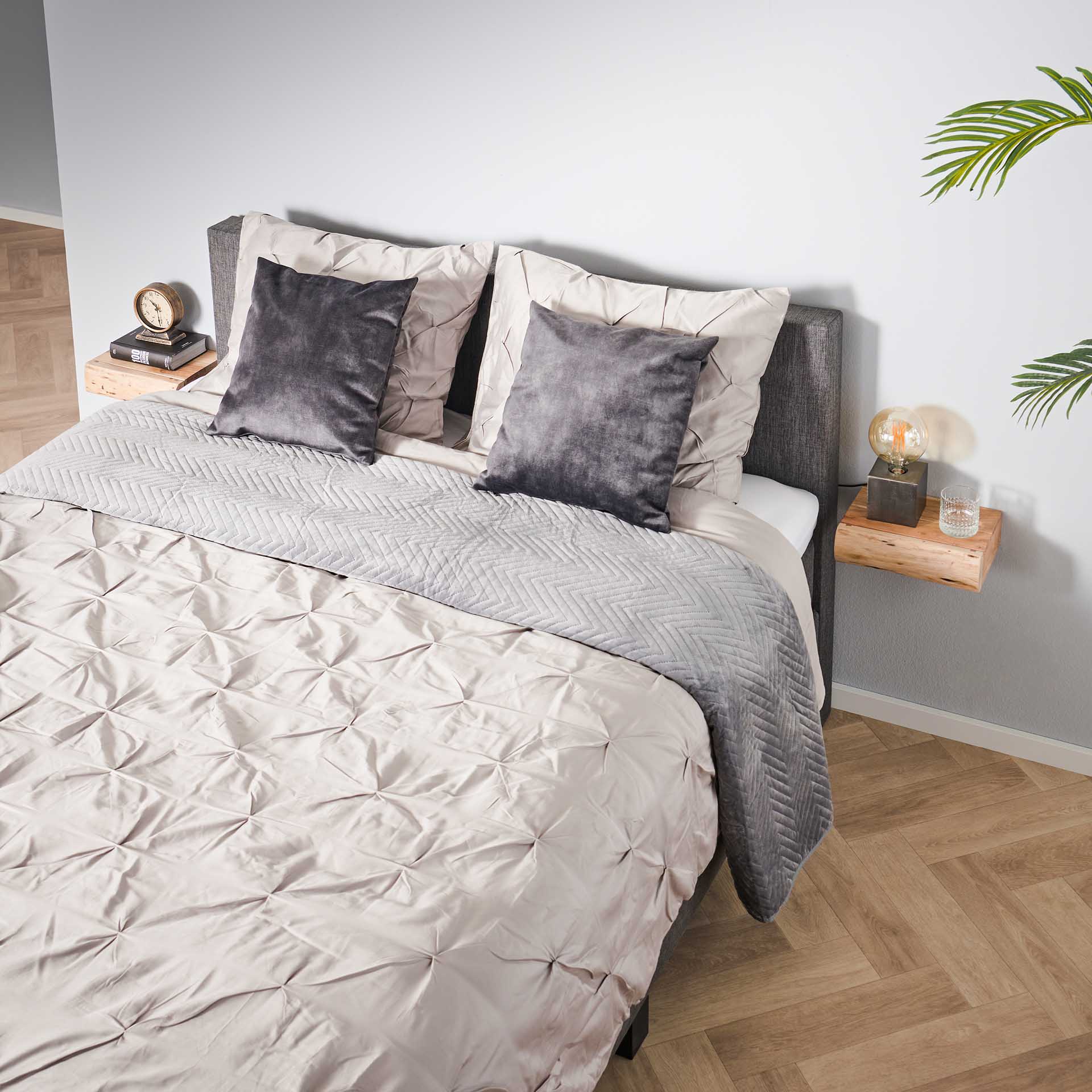 Smal Nachtkastje Gideon - Lichtbruin - Acaciahout - Zwevend