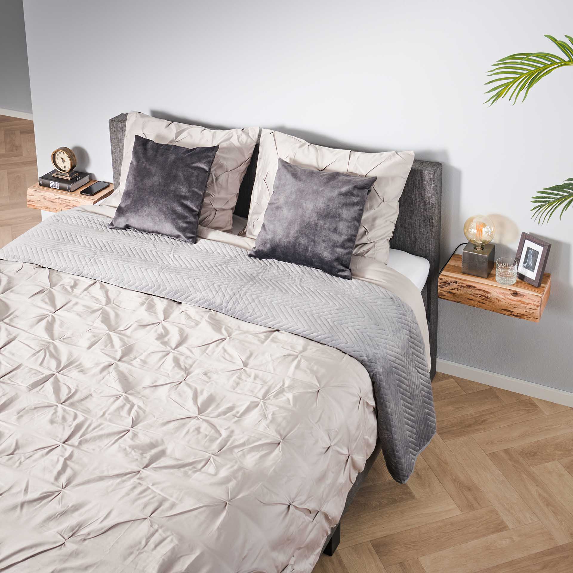 Smal Nachtkastje Jort - Lichtbruin - Acaciahout - Zwevend