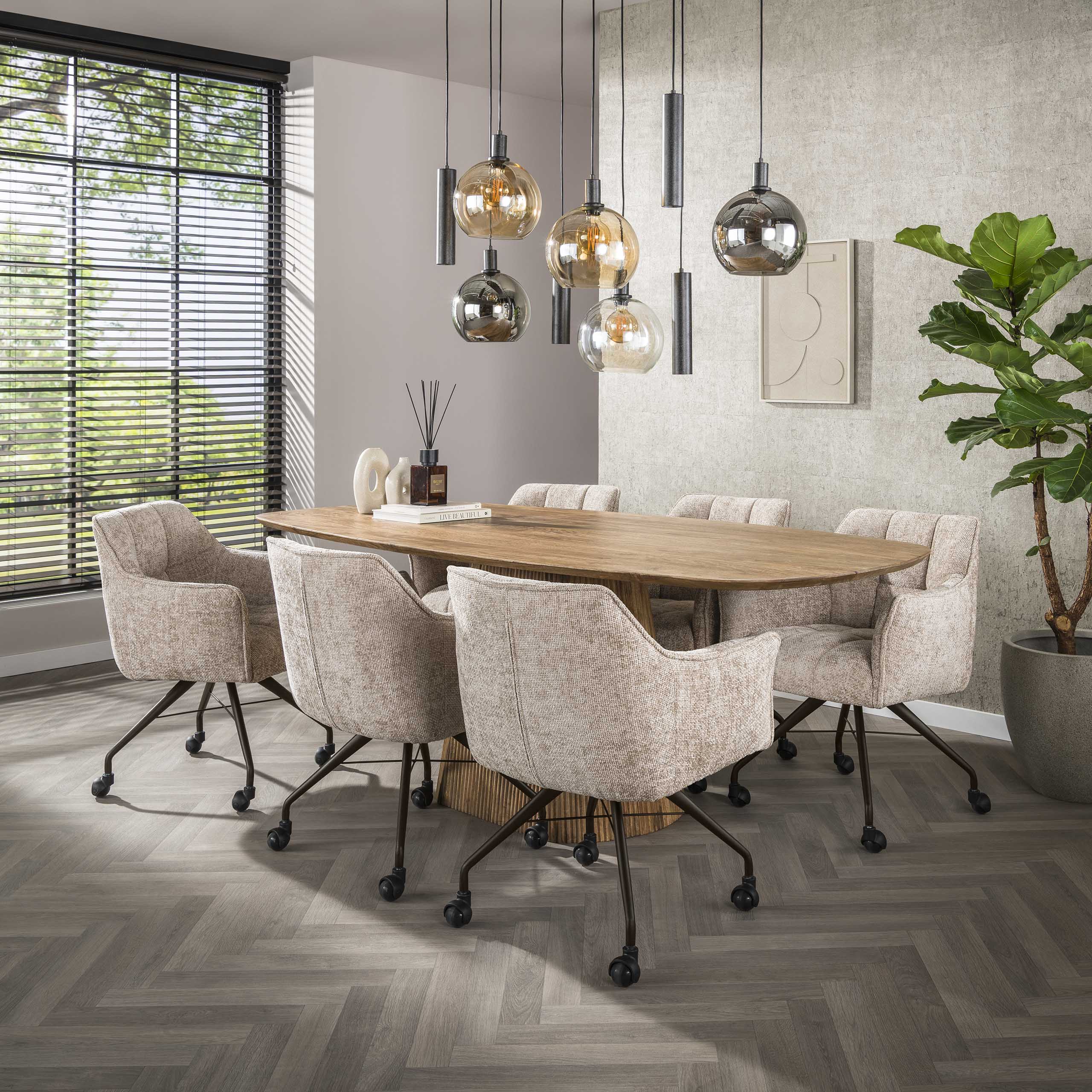 Eetkamerstoel Vantage - Beige - Renegade Stof - Met Wieltjes