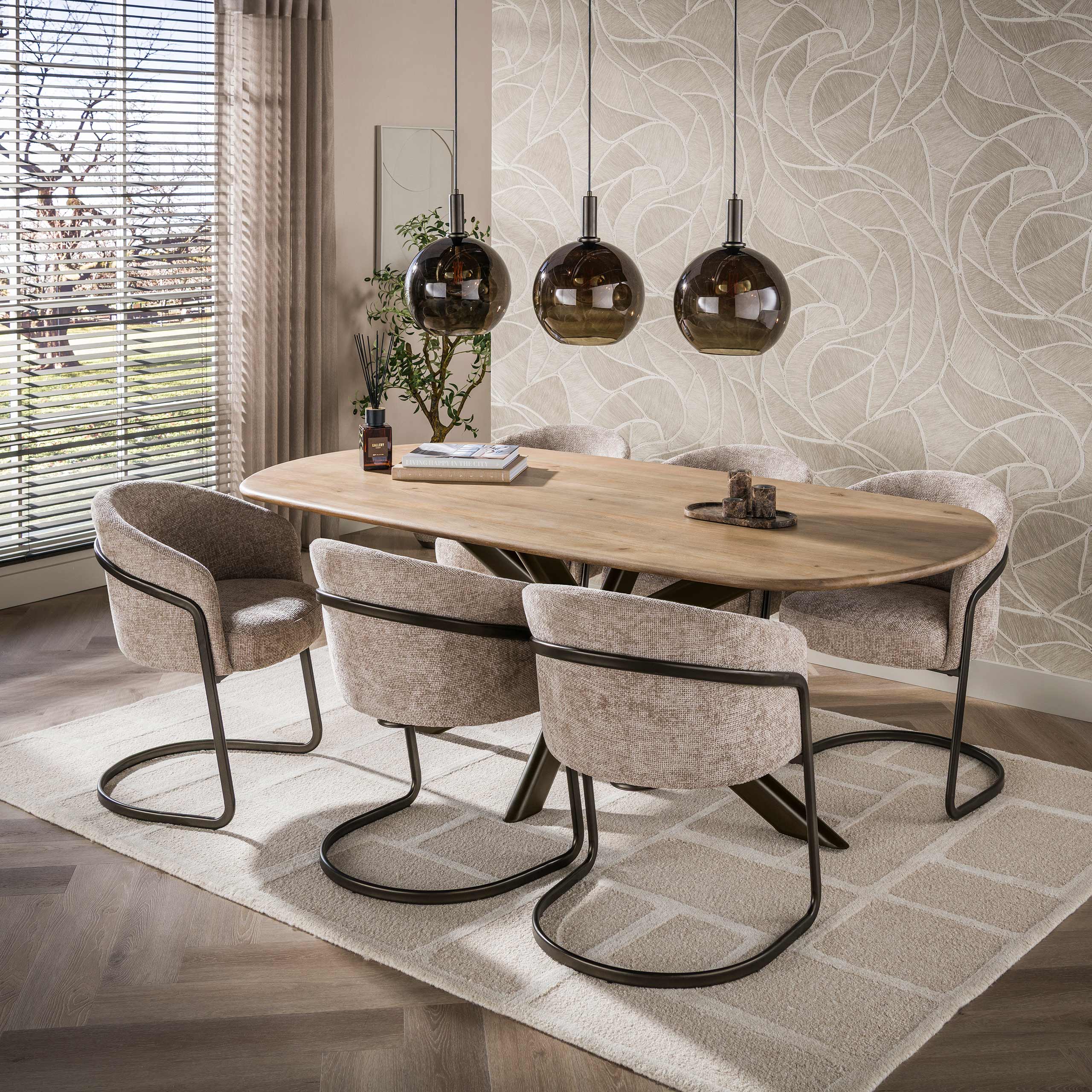 Eettafel Cavaro - Bruin - Mangohout - 215 cm - Deens Ovaal