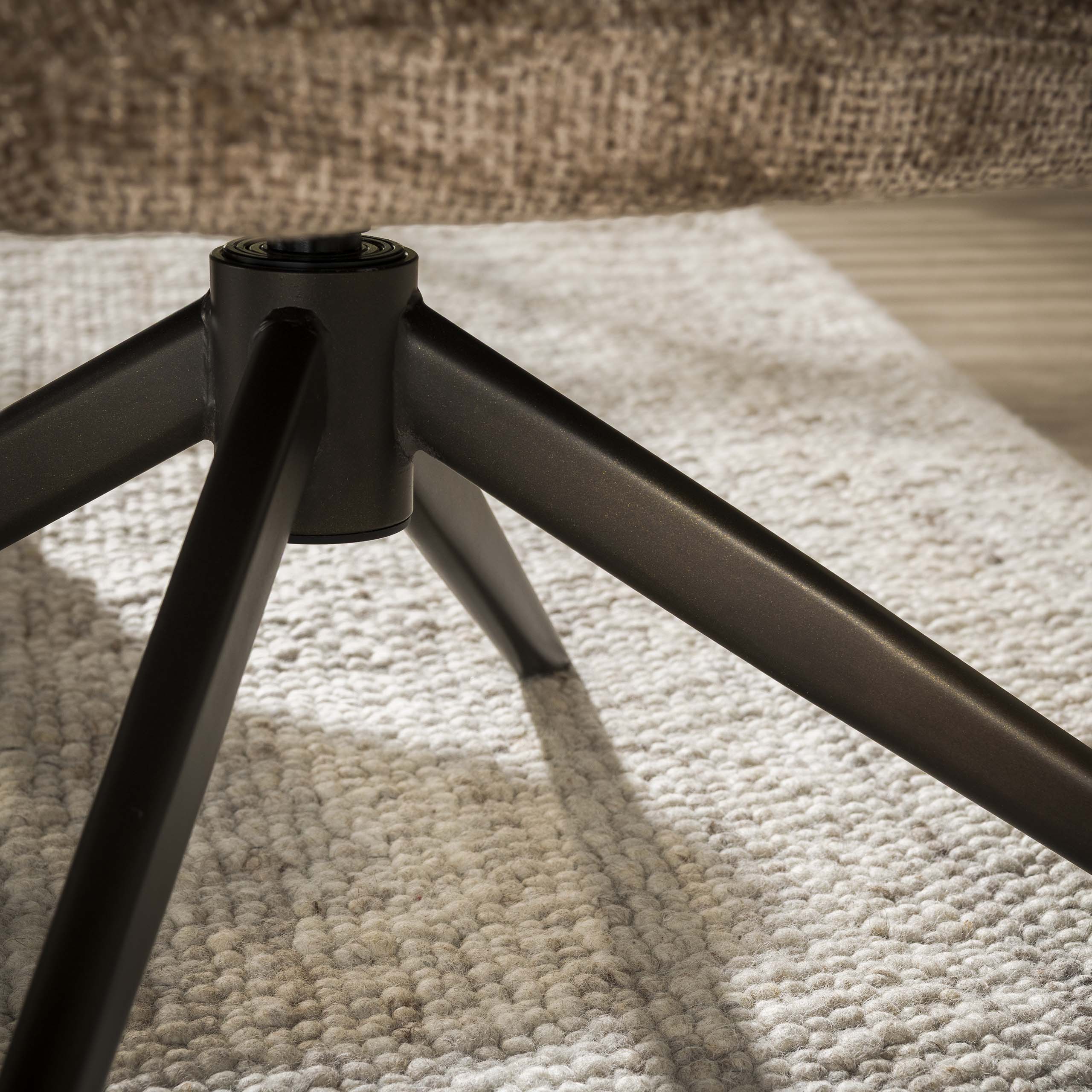 Draaifauteuil Misano Champagne Renegade Stof Pocketvering Meubelista Onderstel