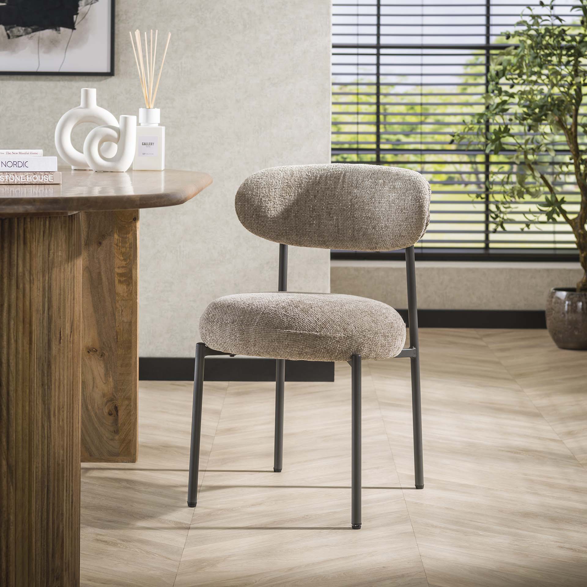 Eetkamerstoel Eluni Beige Renegade Stof Sfeerfoto