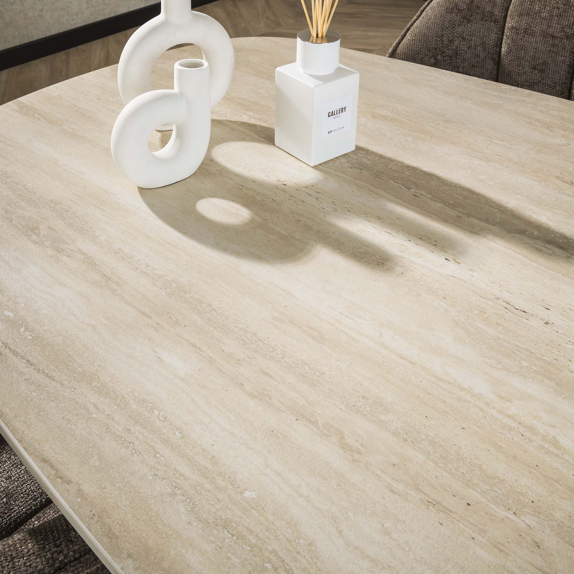 Eettafel Lucca Ivoor Keramisch Travertijn 180 cm Deens Ovaal Meubelista Detail