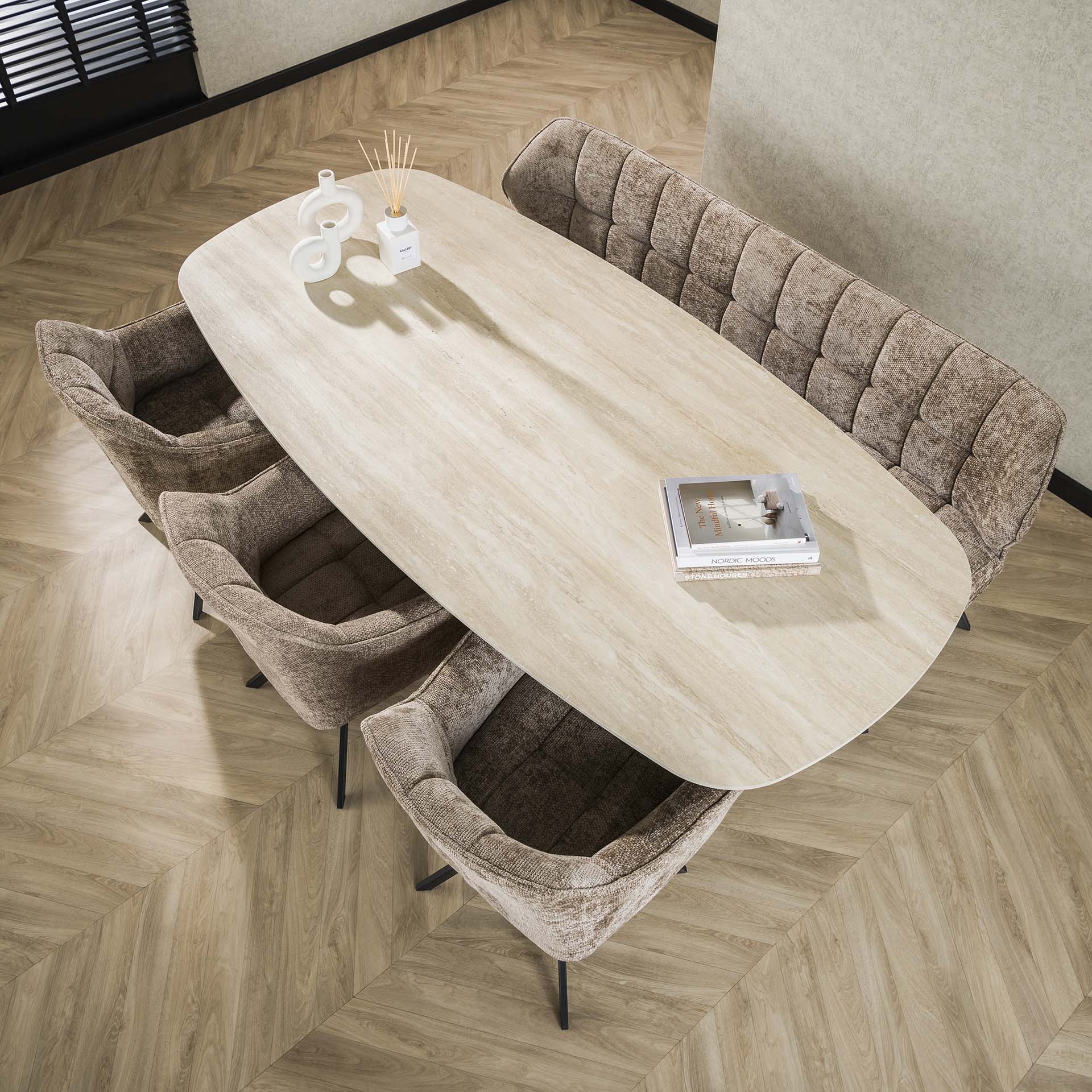 Eettafel Lucca Ivoor Keramisch Travertijn 215 cm Deens Ovaal Meubelista Bovenaanzicht