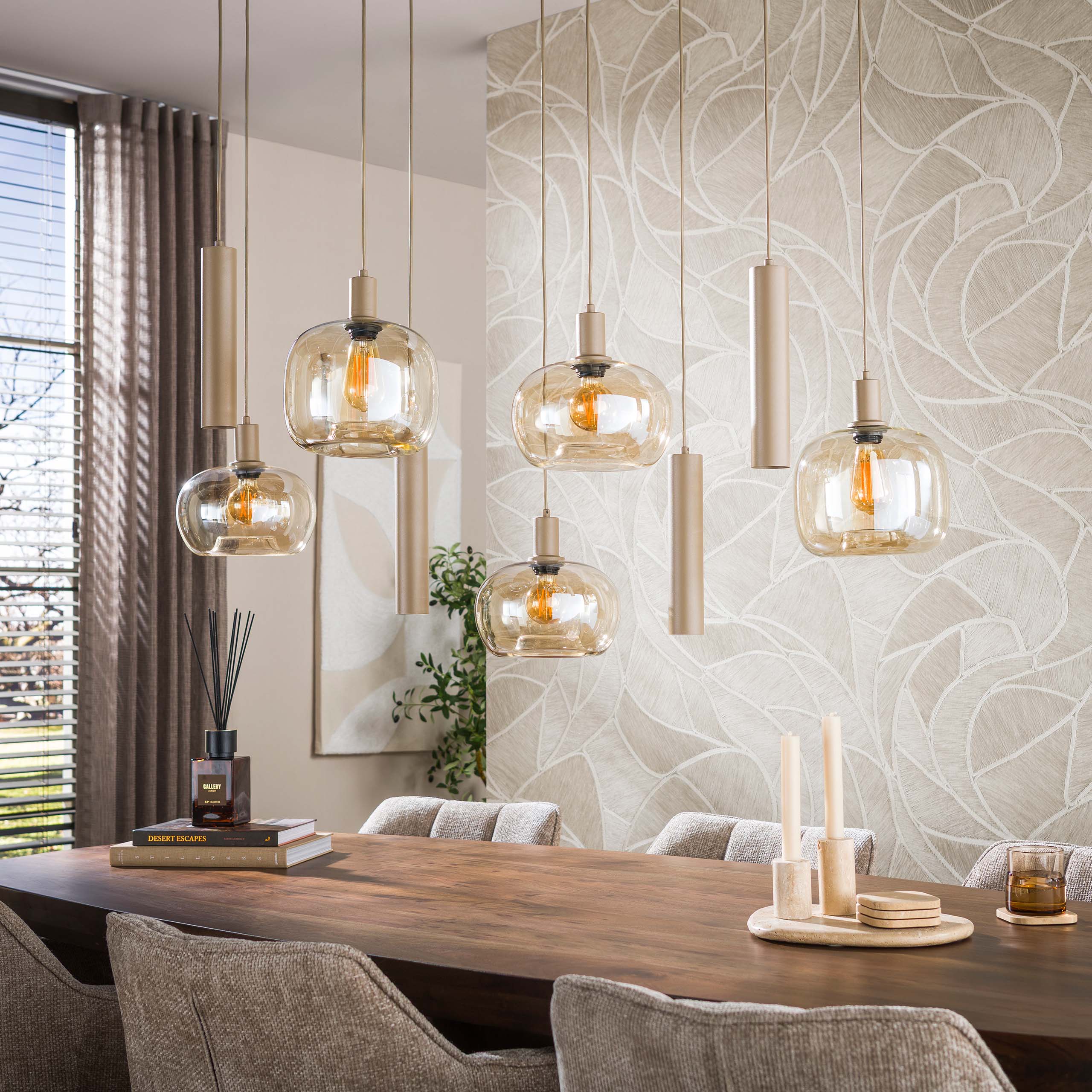 Hanglamp Avelore 9-lichts Beige Amberglas Met Spots Meubelista Sfeerfoto Licht