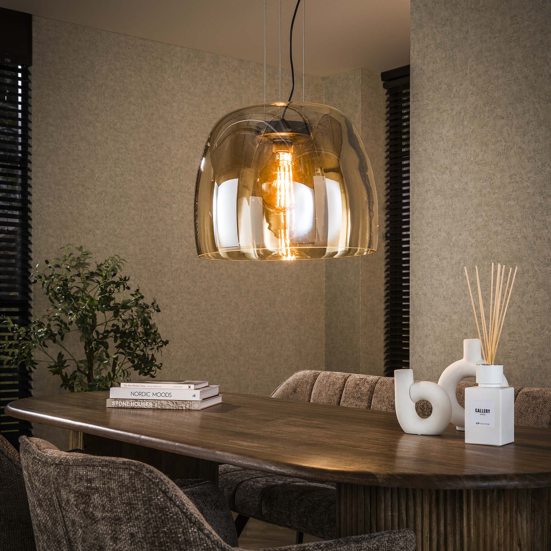 Hanglamp Lunaris XL 1-lichts Amberkleurig Glas Meubelista Lifestyle Donker
