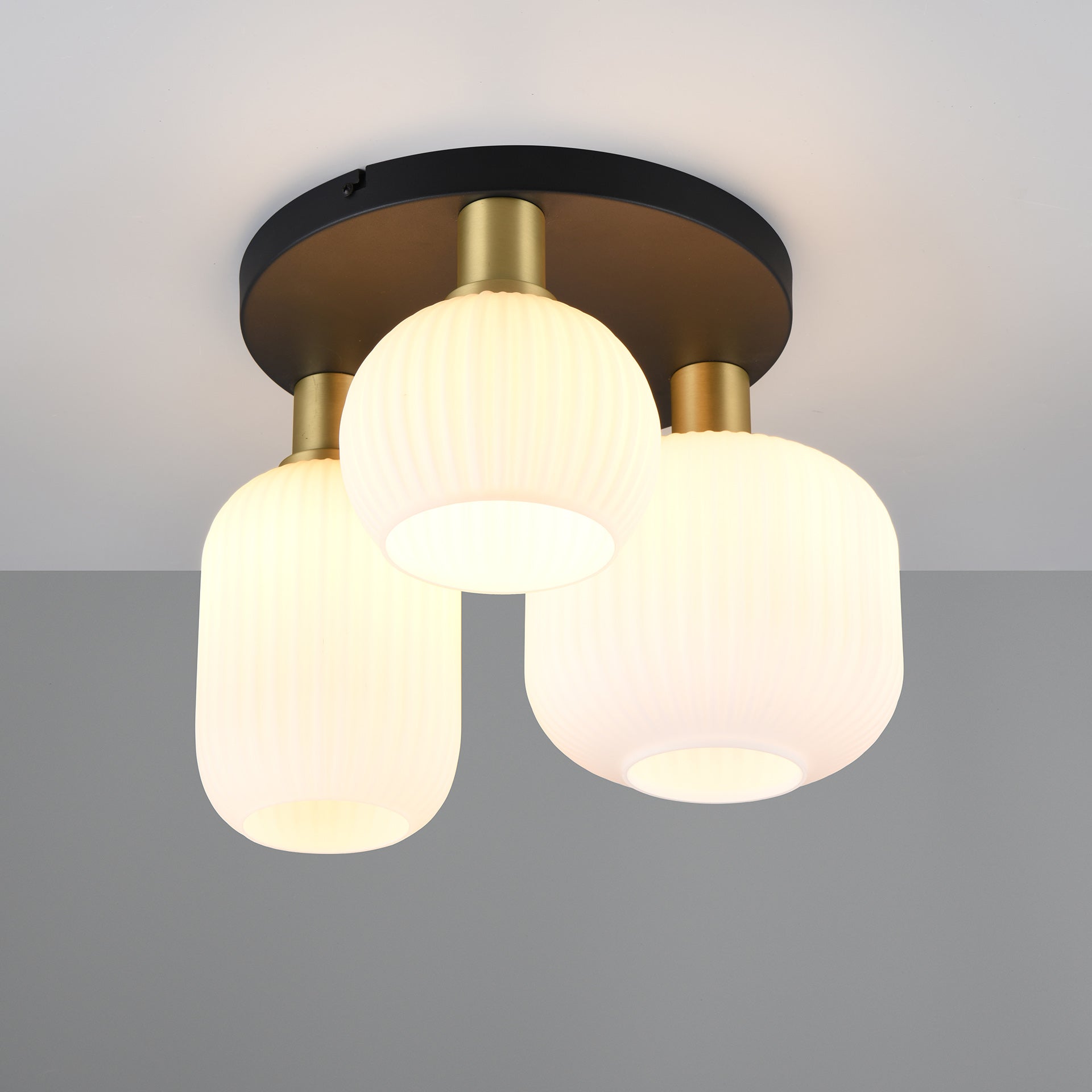 Plafondlamp Elyvo 3-lichts Wit Glas Meubelista Sfeerfoto Licht
