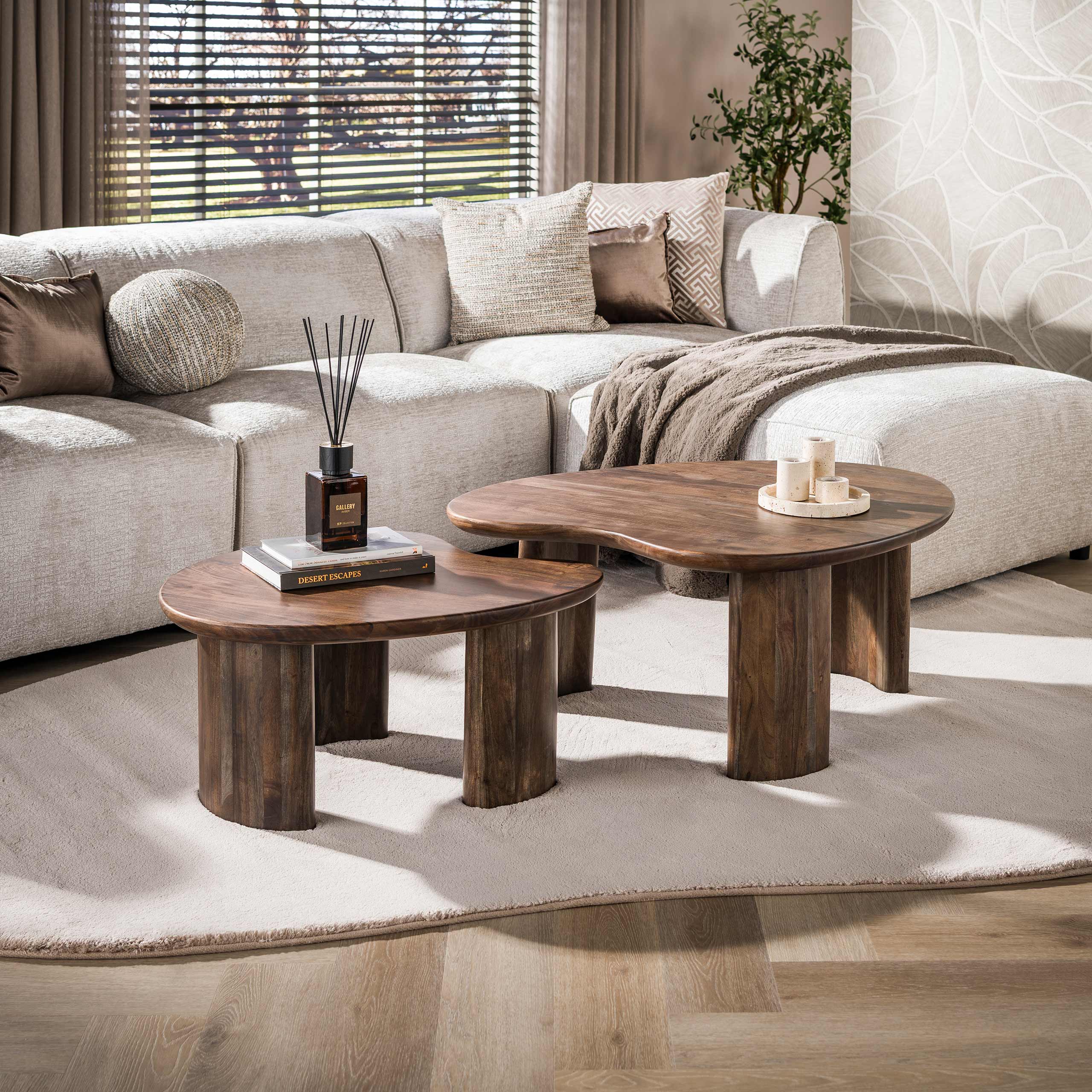 Salontafel Alva Organisch Acaciahout Set van 2 Meubelista Sfeerfoto