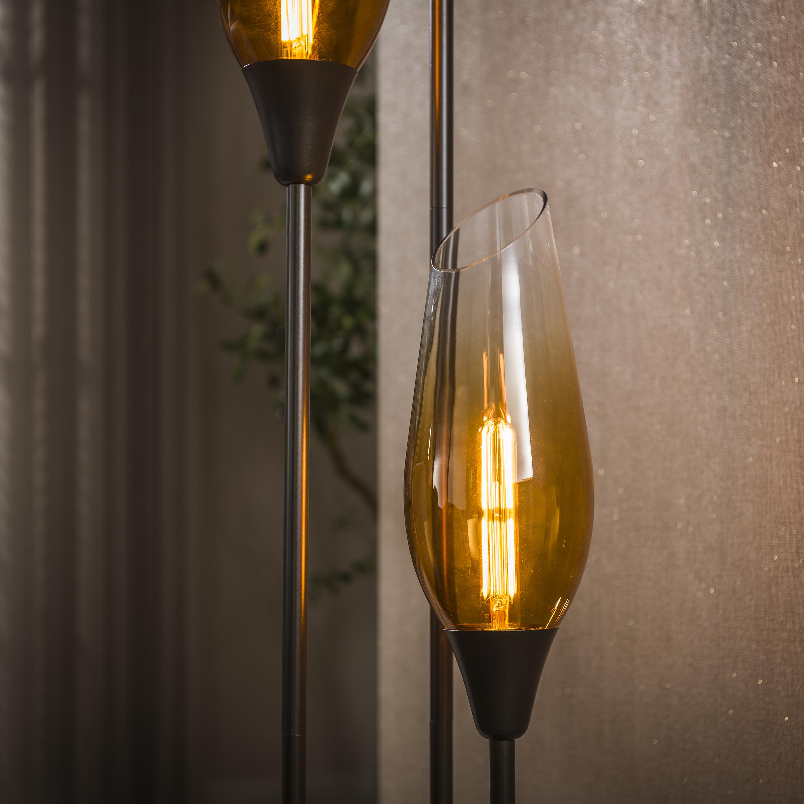 Vloerlamp Alune Brons Amberglas 168 cm Meubelista Detailfoto
