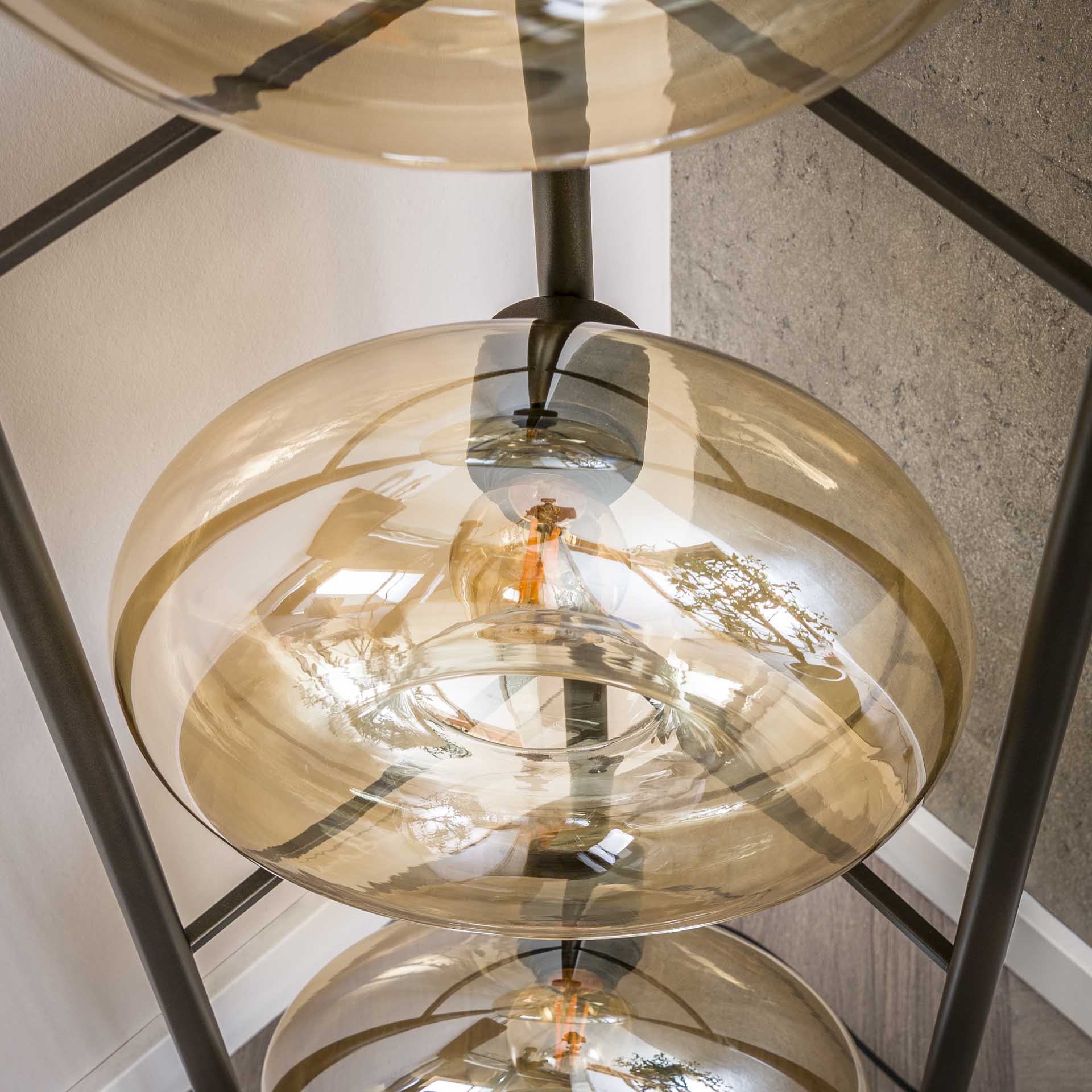 Vloerlamp Donut Amberkleurig Glas 168 cm Meubelista Detailfoto Licht