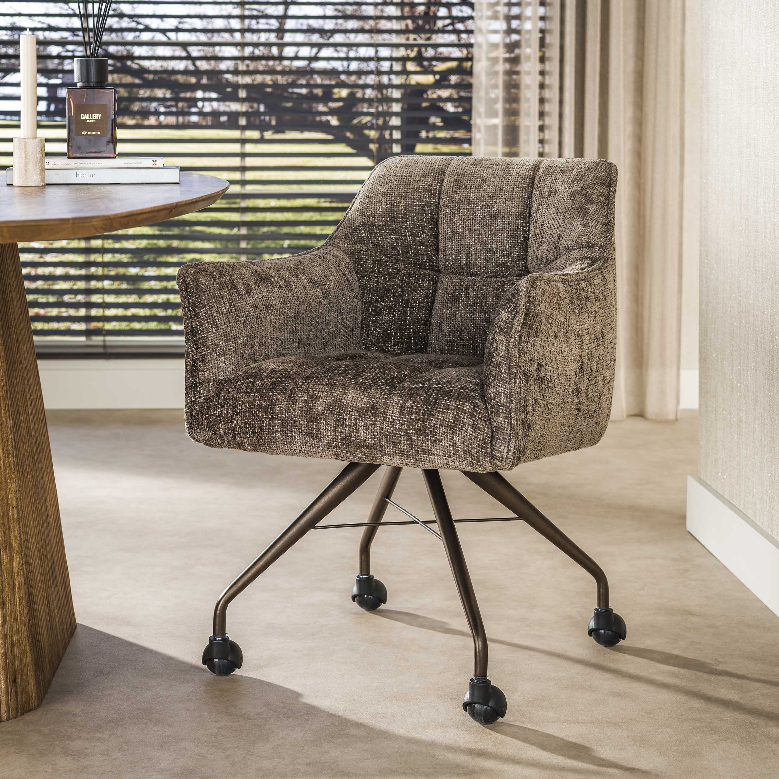 Eetkamerstoel Vantage - Taupe - Renegade Stof - Met Wieltjes