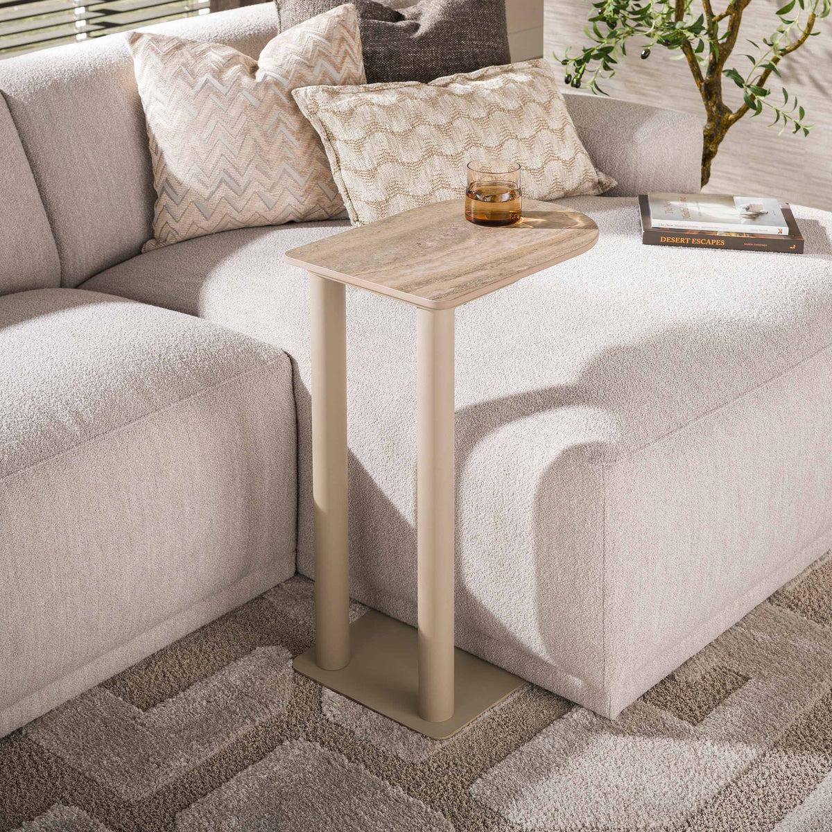 Overzettafel Orelio Beige 3D Travertinlook 70 cm sfeerfoto Meubelista