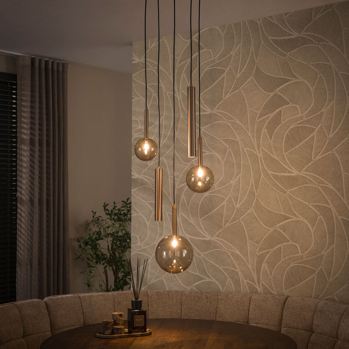 Hanglamp Marella 5-lichts Brons Amberglas Getrapt Met Spots sfeerfoto Meubelista