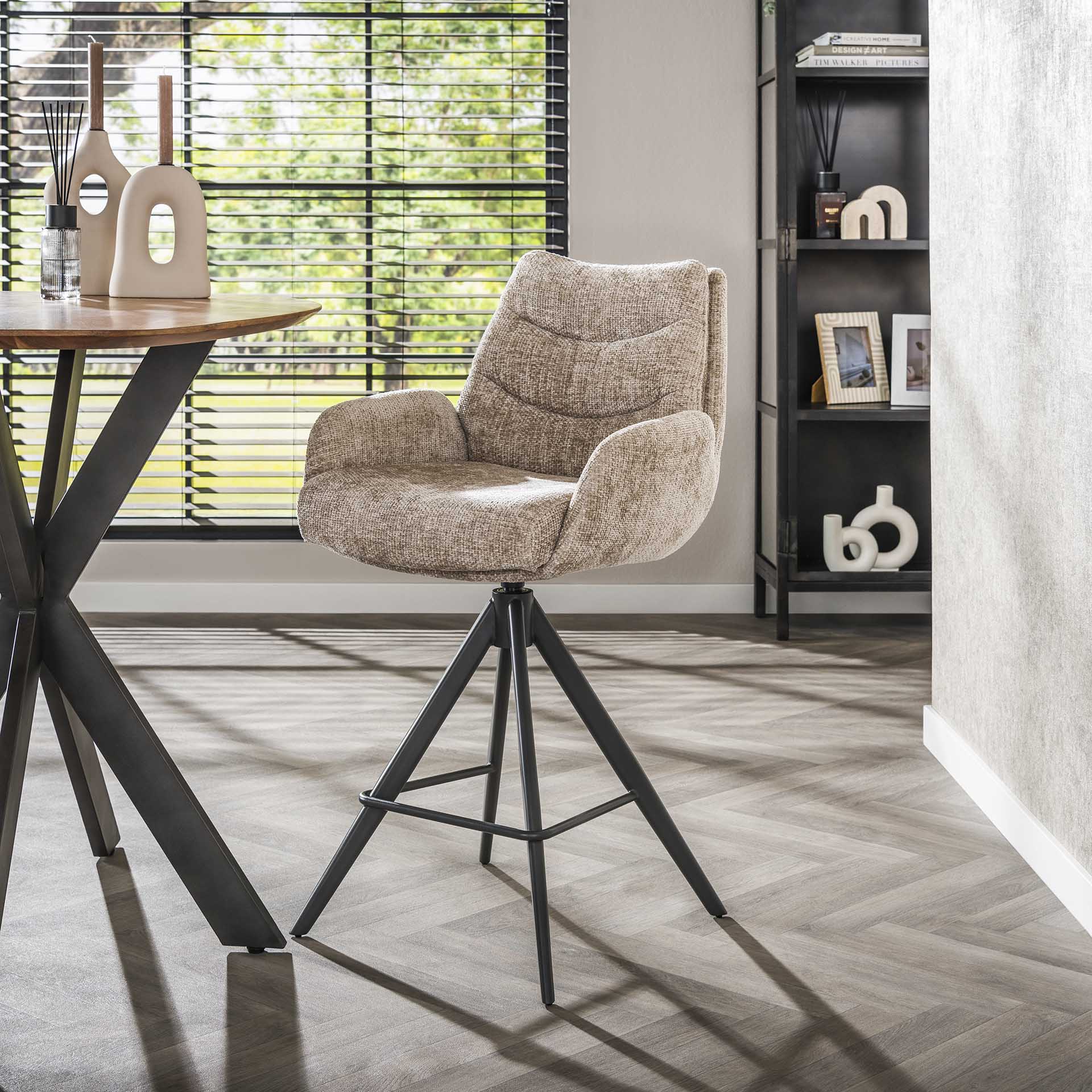 Barstoel Gusto Beige Renegade Stof Draaibaar Lifestyle Meubelista