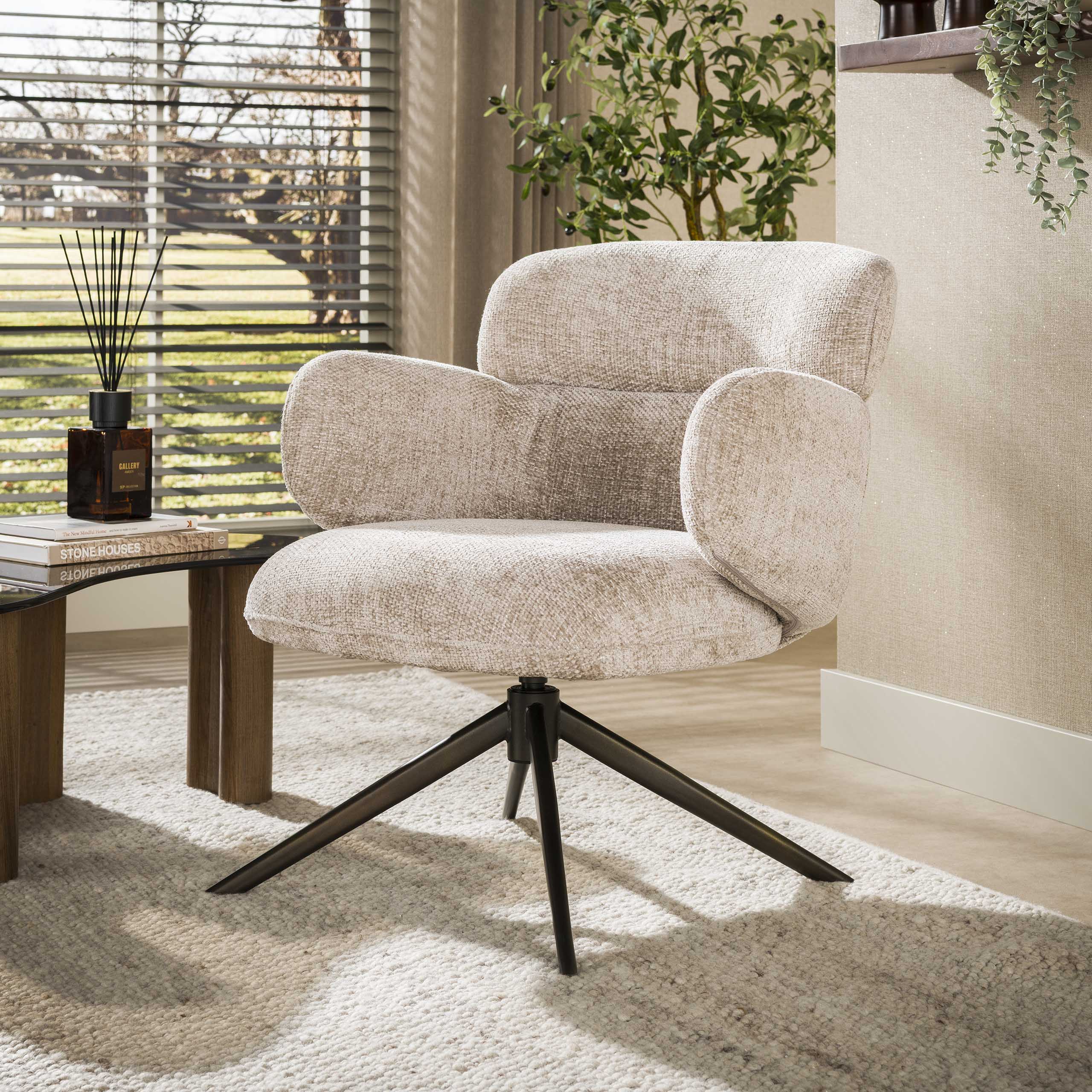 Draaifauteuil Misano Beige Renegade Stof Pocketvering Meubelista Sfeerfoto