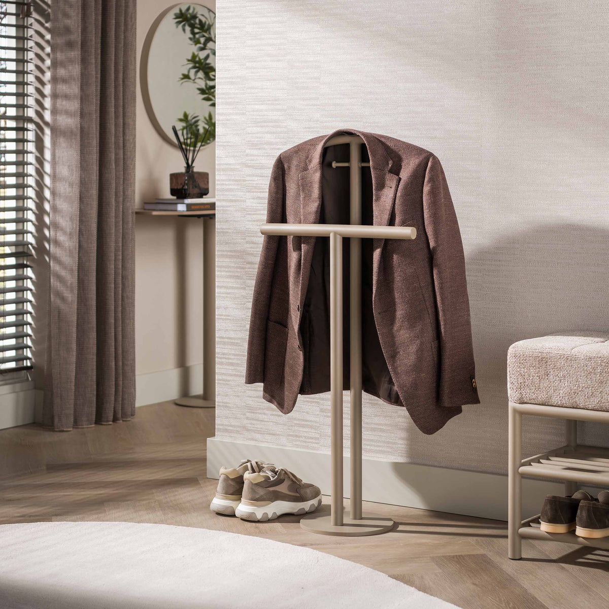 Dressboy Valerio Gepoedercoat Staal Beige 106 cm Meubelista