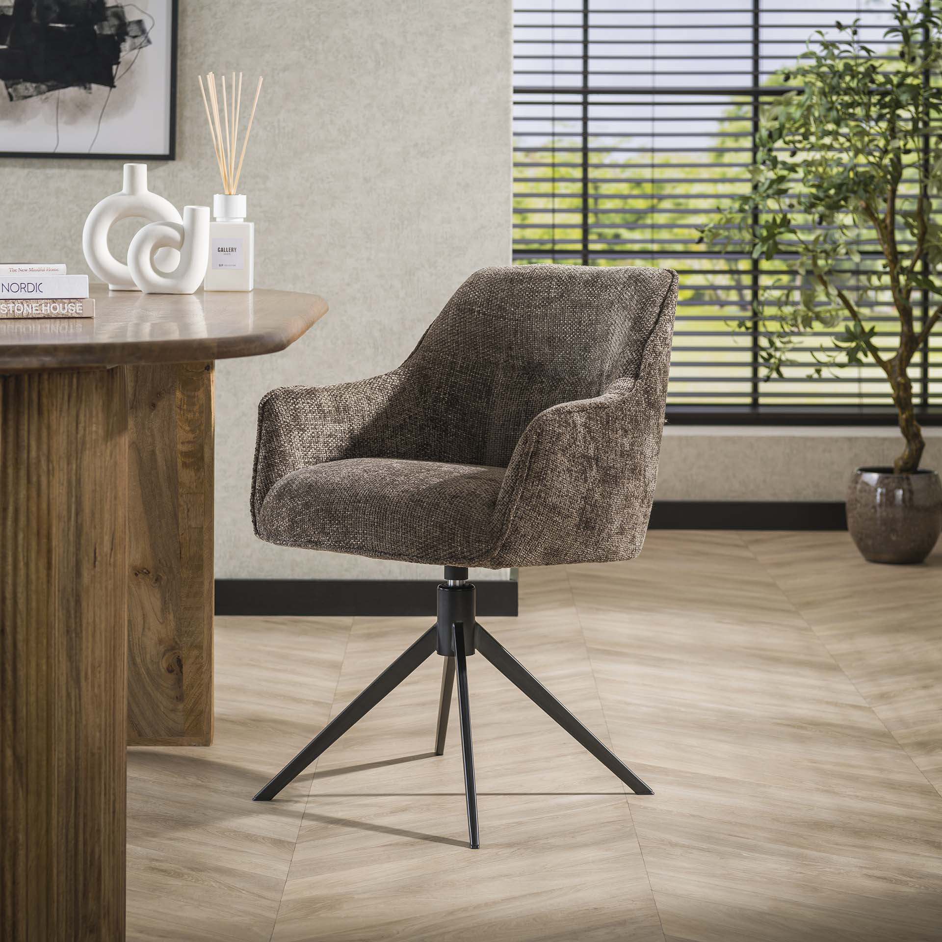 Eetkamerstoel Pure Taupe Renegade Stof Draaibaar Meubelista Lifestyle