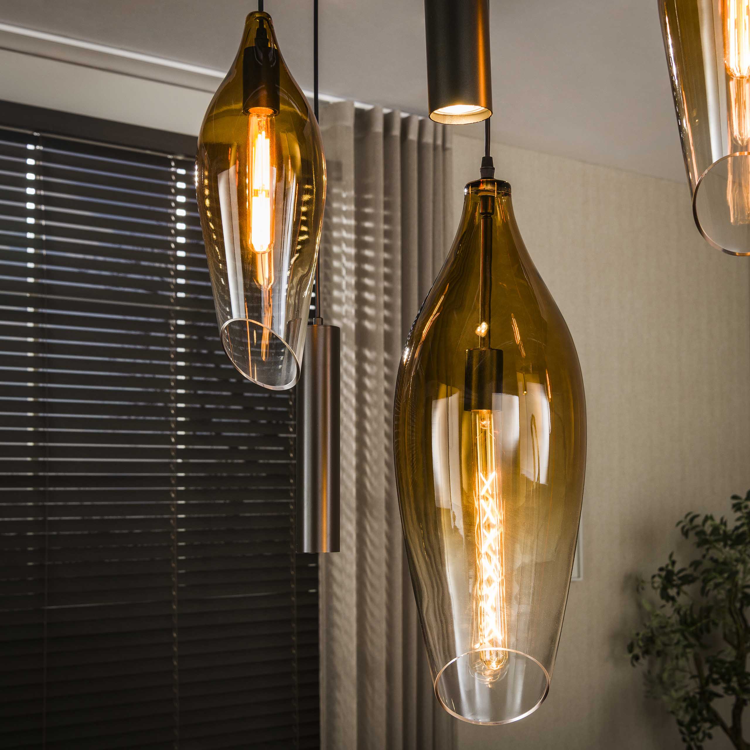 Hanglamp Alune 7-lichts Goud Glas Met Spots Detailfoto Donker Meubelista