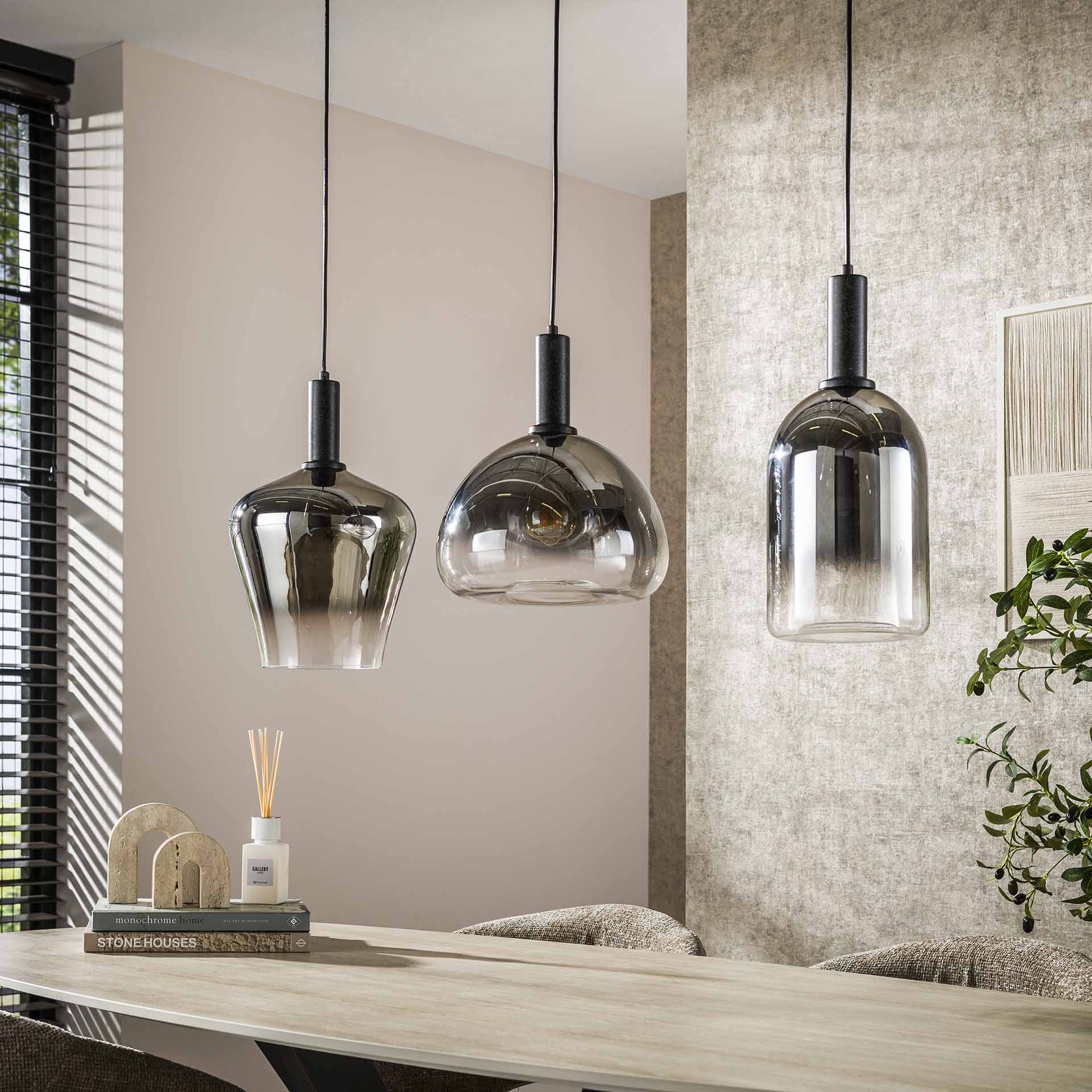 Hanglamp Auralis 3-lichts Chrome Glas Meubelista Sfeerfoto Licht