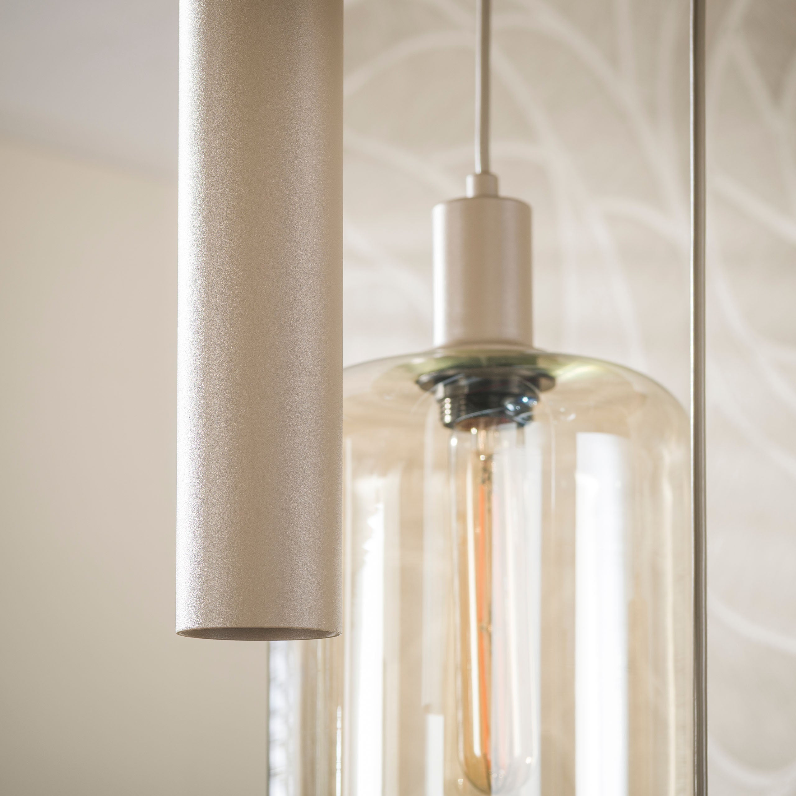 Hanglamp Avelore 5-lichts Beige Amberglas Getrapt Met Spots Meubelista Detailfoto