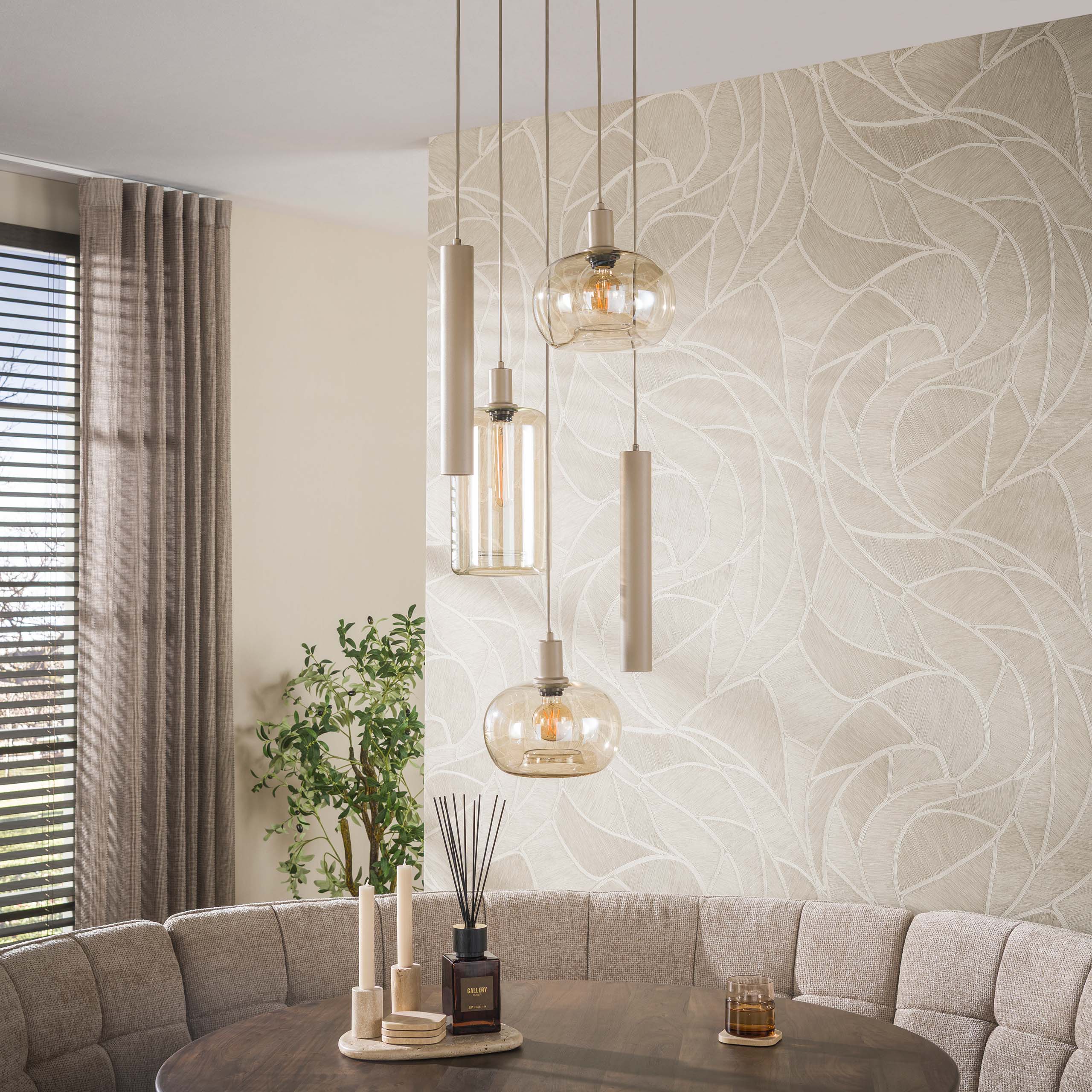 Hanglamp Avelore 5-lichts Beige Amberglas Getrapt Met Spots Meubelista Sfeerfoto Licht