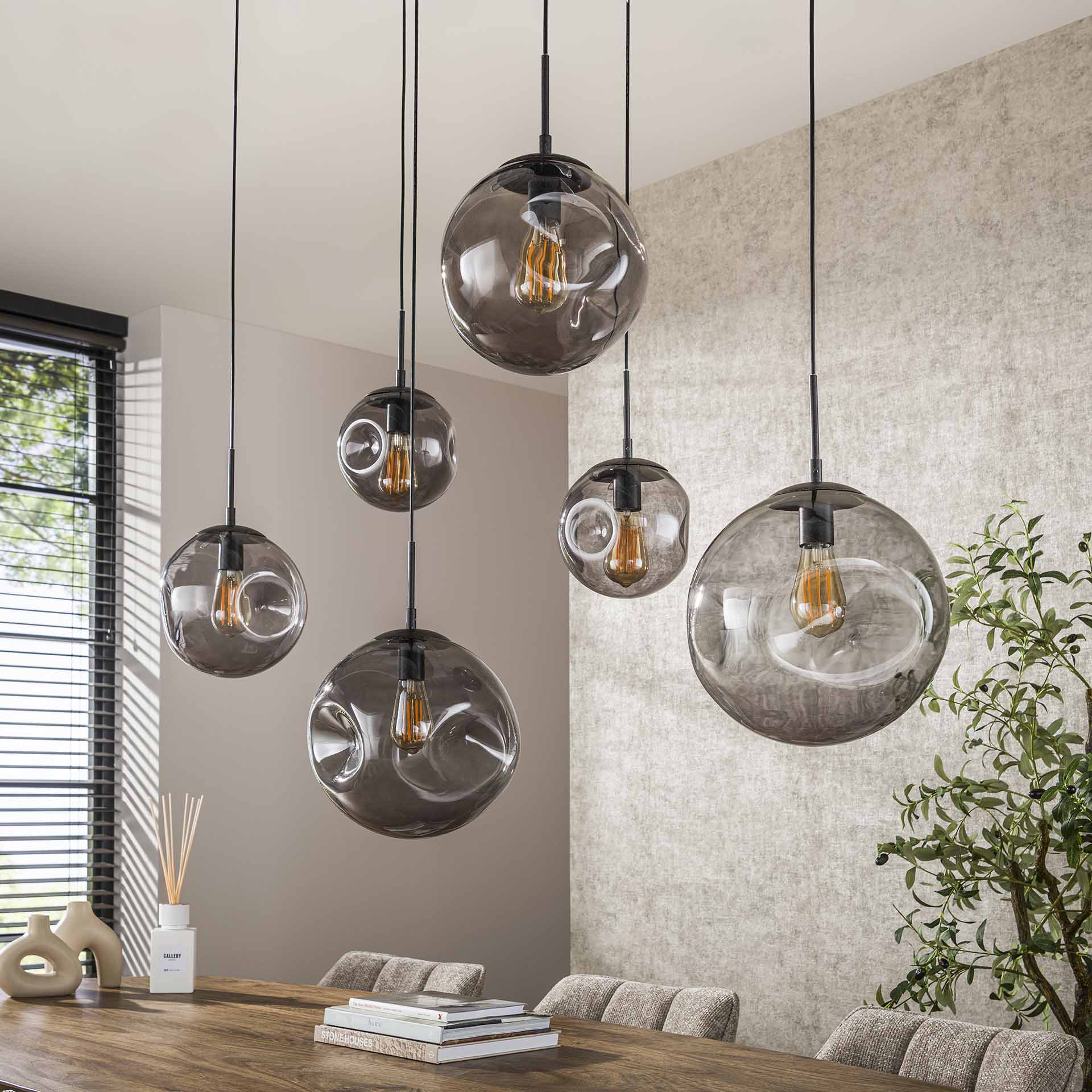 Hanglamp Celora 6-lichts Smoke Glas Meubelista Close-up Licht