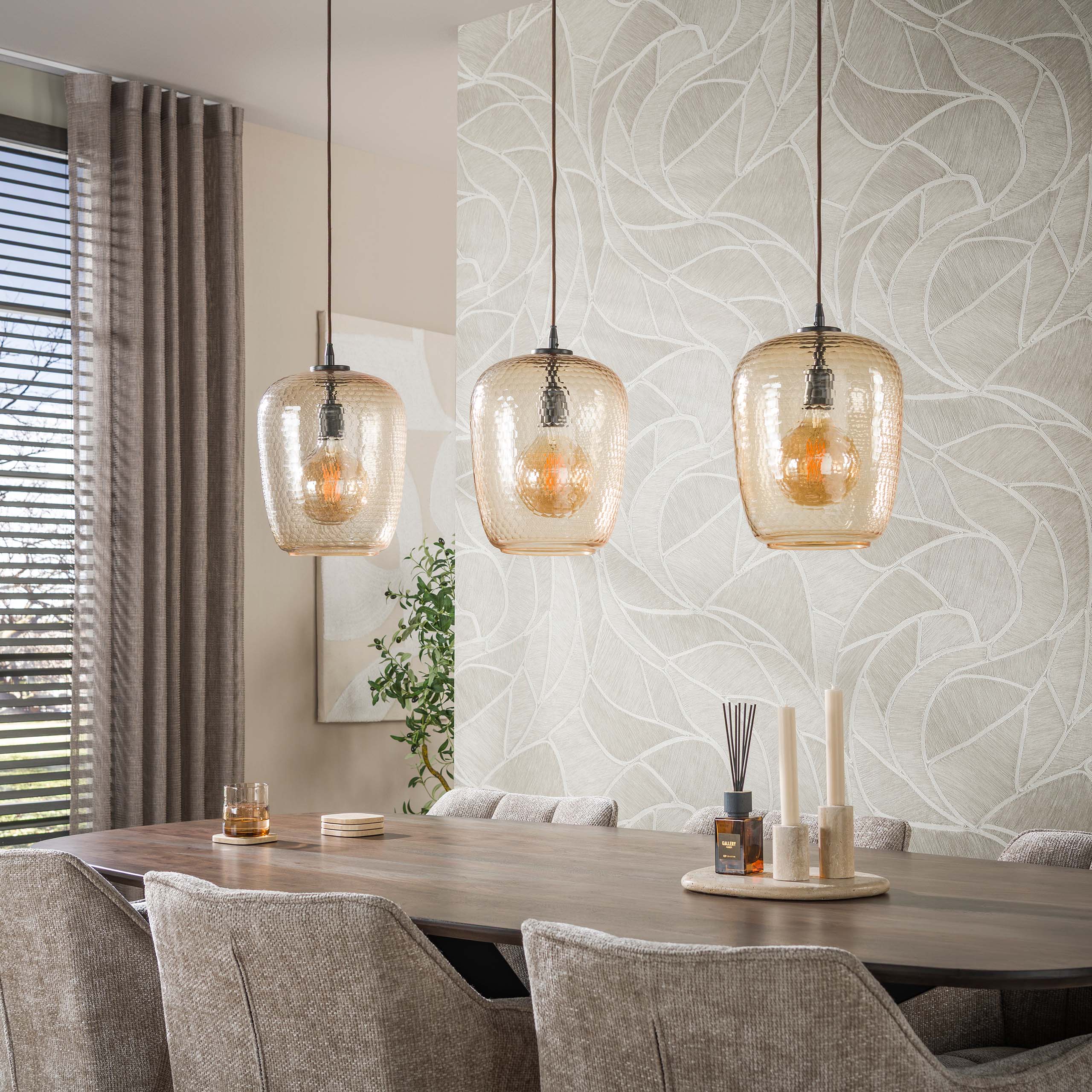 Hanglamp Mamba 3-lichts Amberkleurig Glas Meubelista Sfeerfoto Licht
