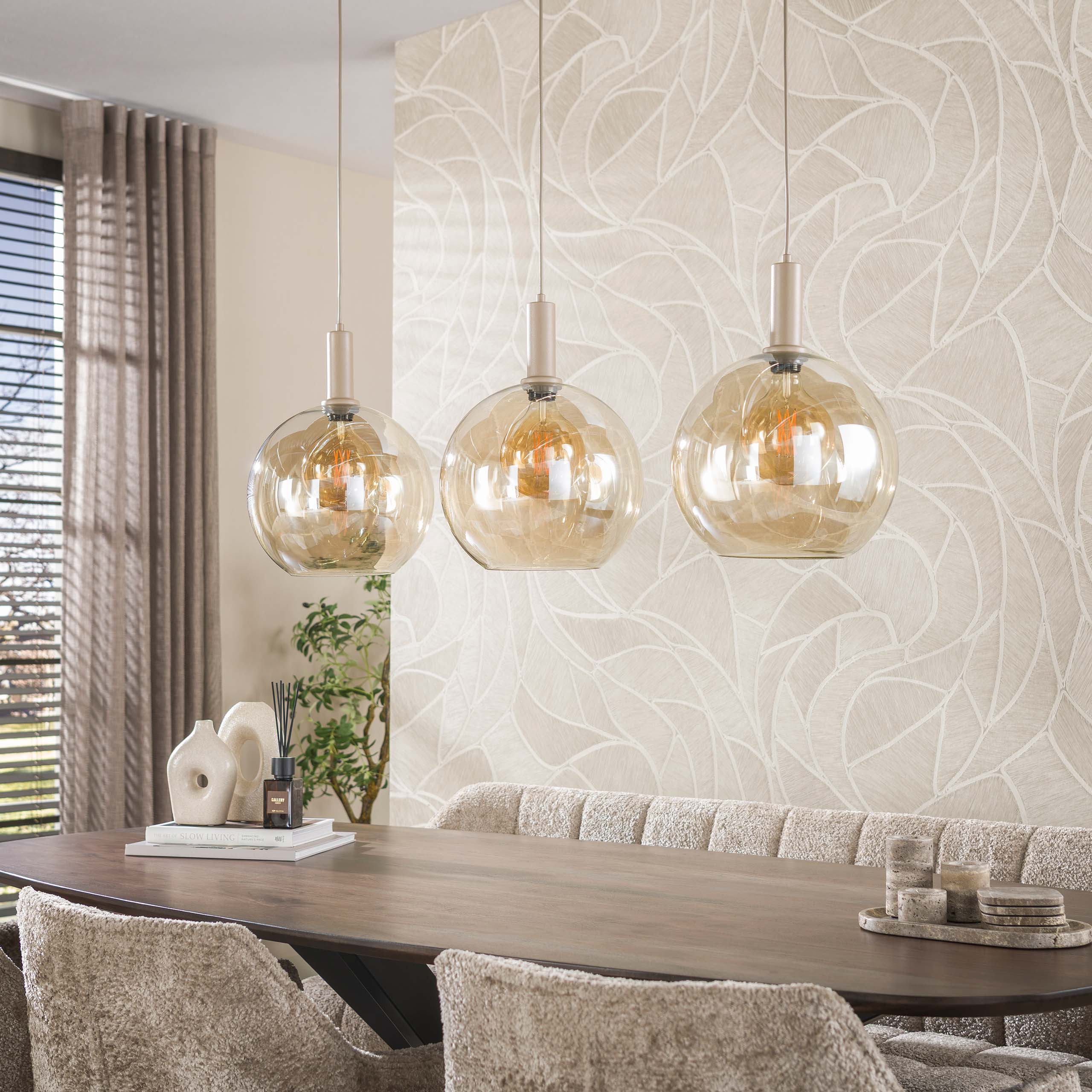 Hanglamp Sira 3-lichts Beige Amberglas Meubelista Sfeerfoto Licht