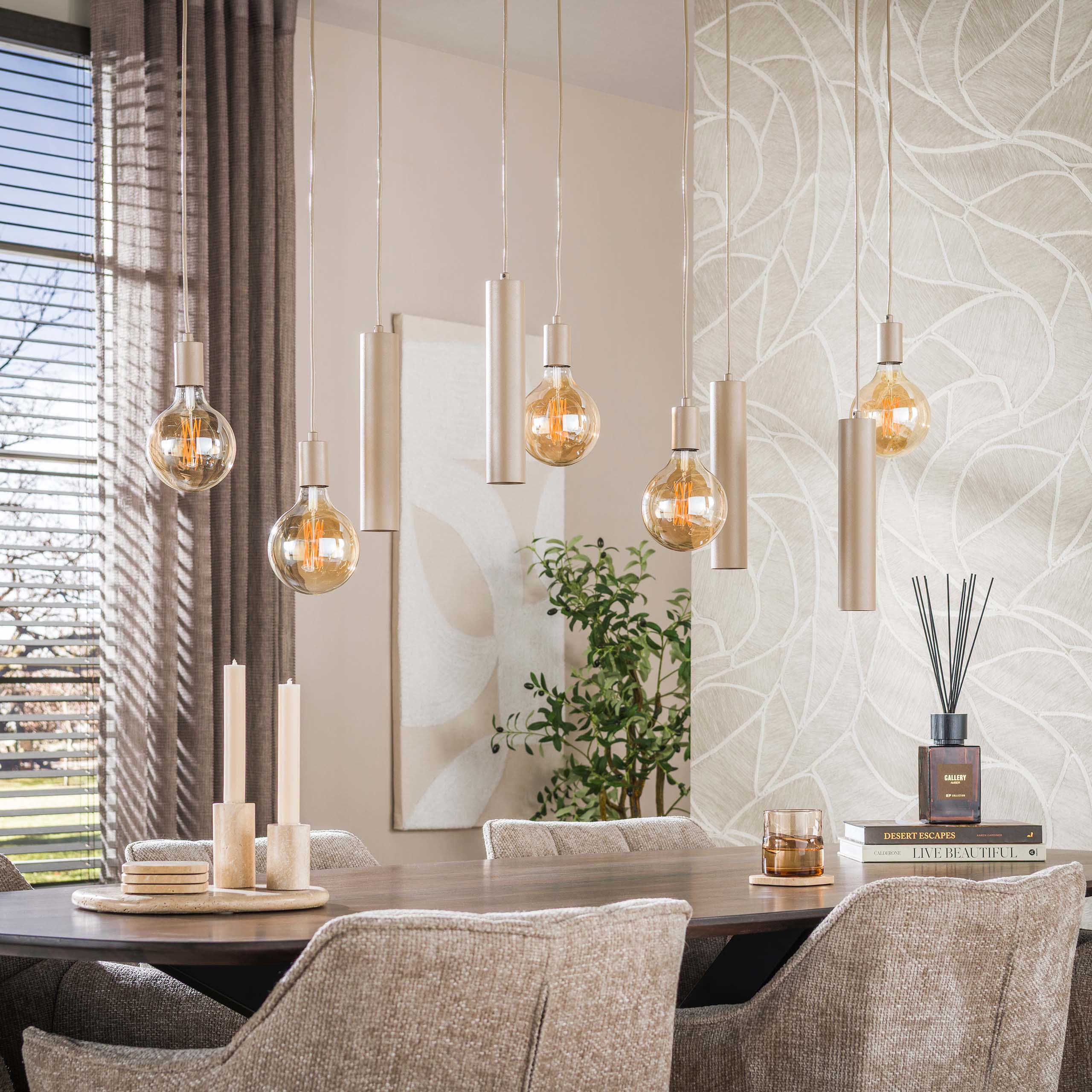 Hanglamp Soley 9-lichts Beige Amberglas Met Spots Meubelista Sfeerfoto Licht