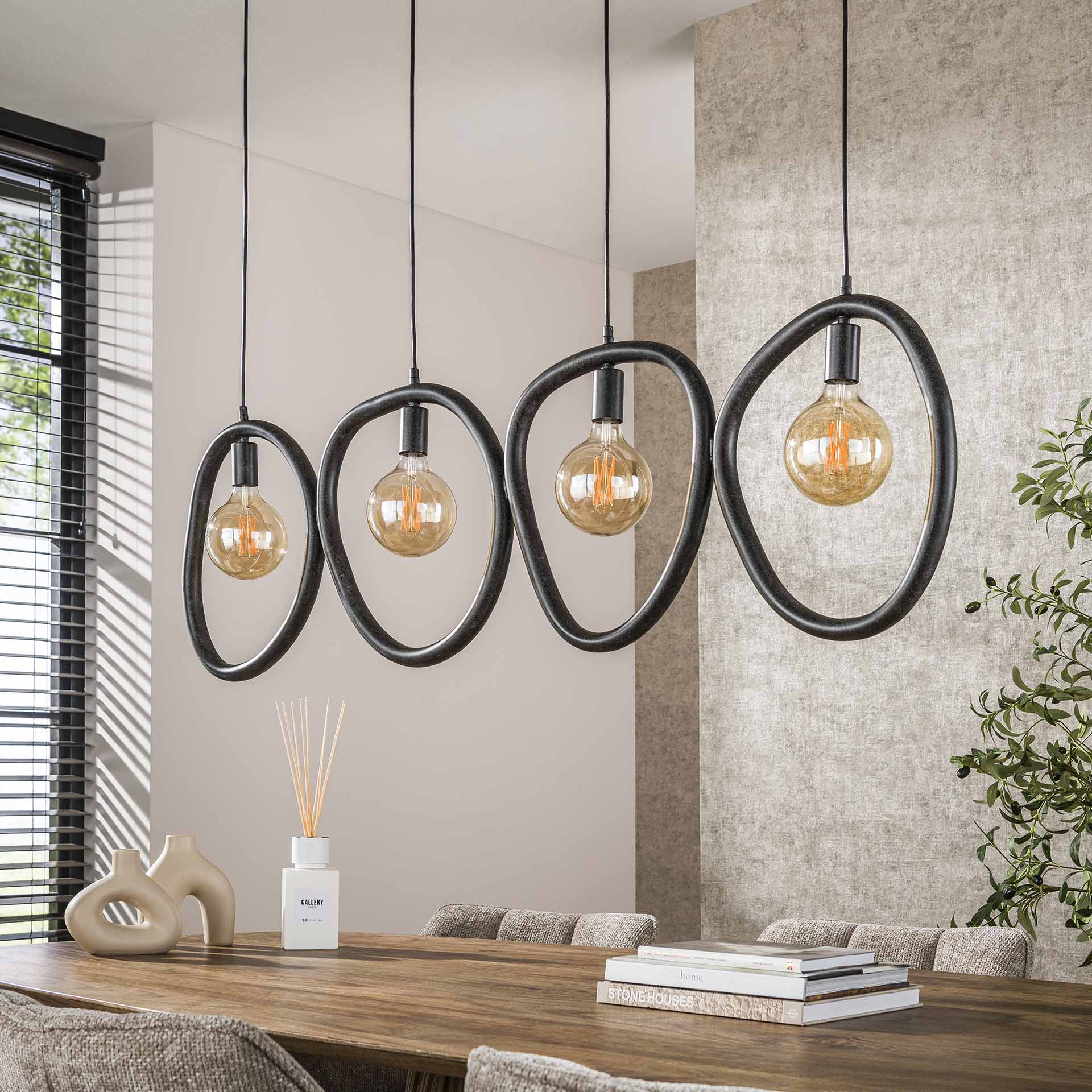 Hanglamp Winnie 4-lichts Antraciet Metaal Meubelista Sfeerfoto Licht