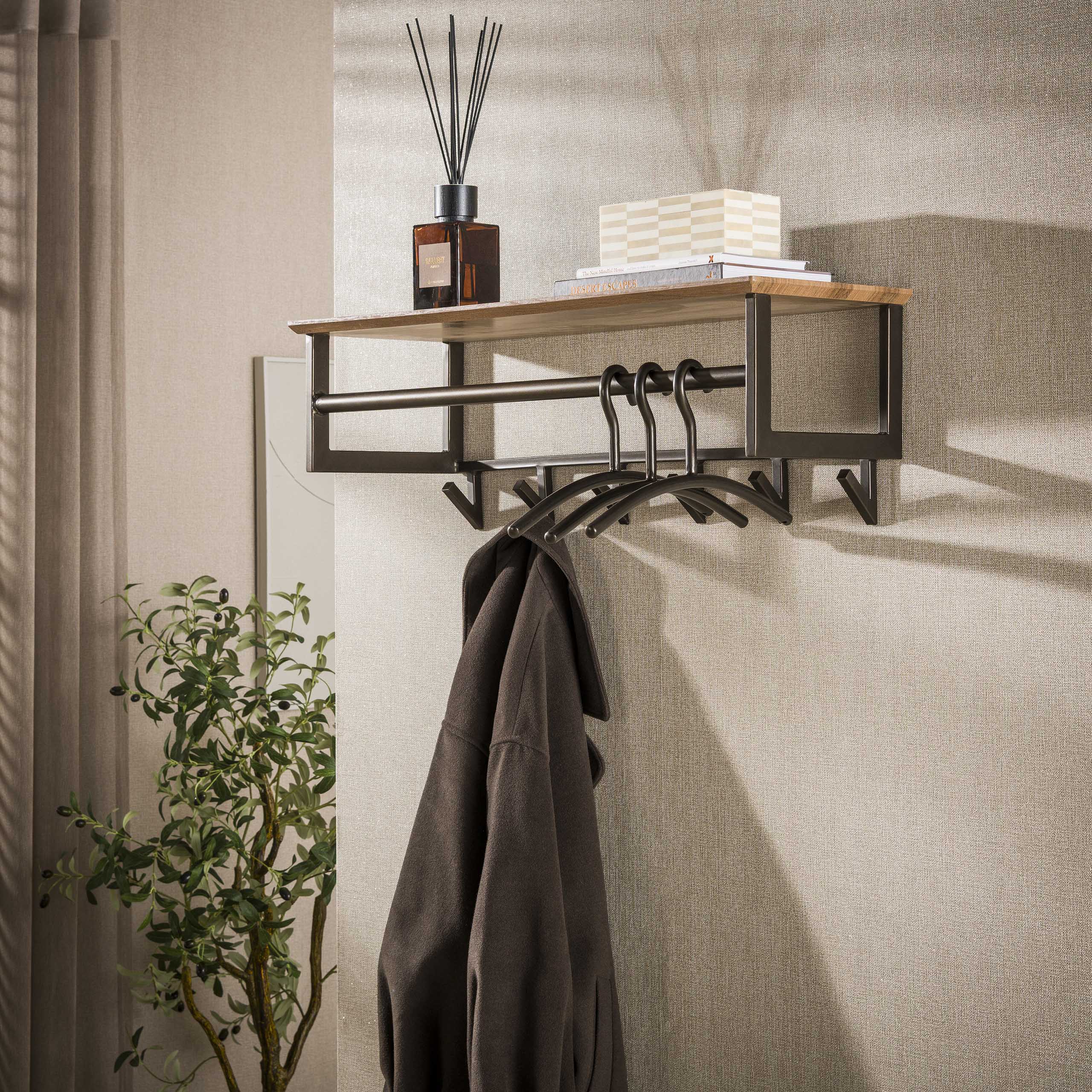 Kapstok Marlo Brons Gepoedercoat Staal 6 haken Meubelista Sfeerfoto