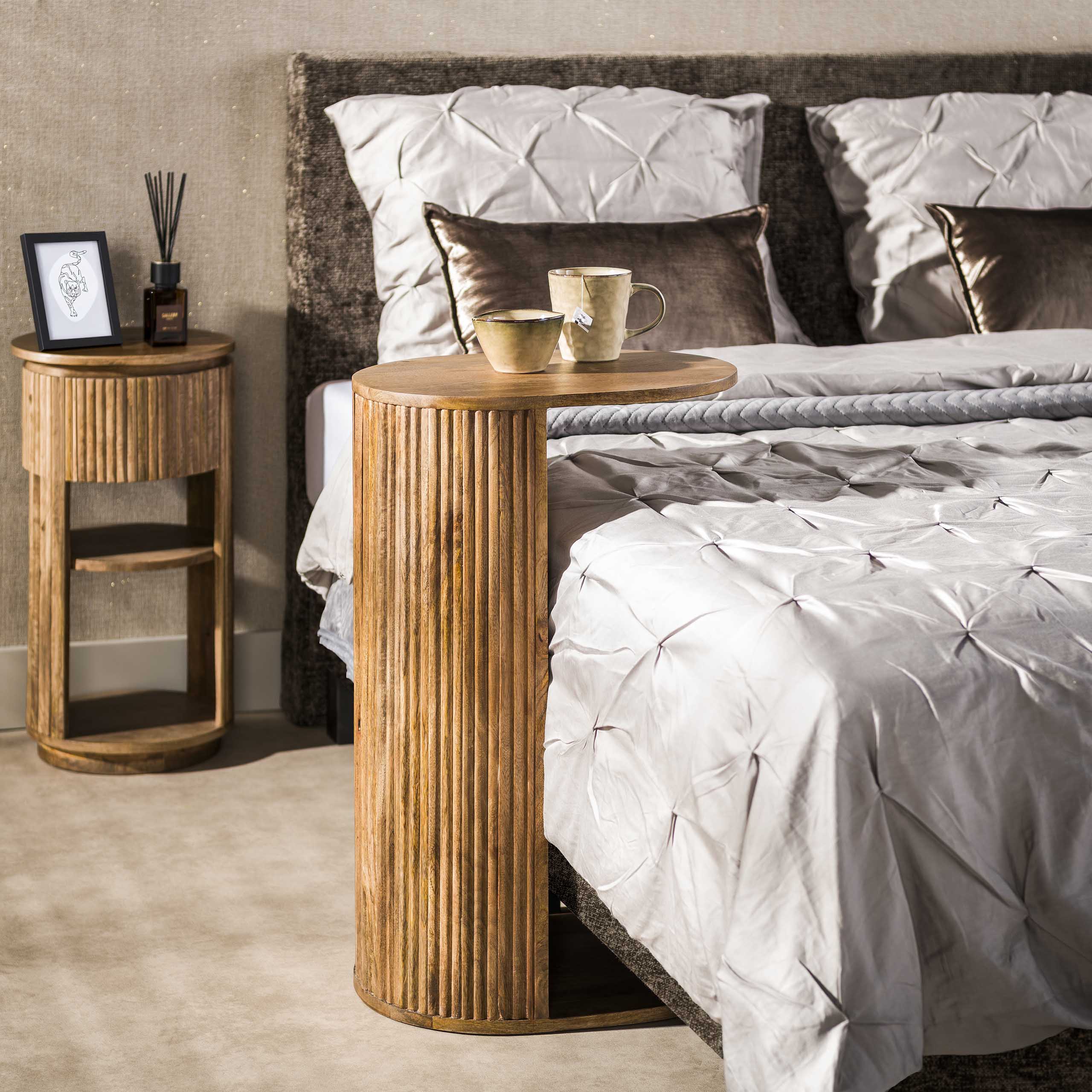 Overzettafel Rivano Mangohout Meubelista Bij Bed