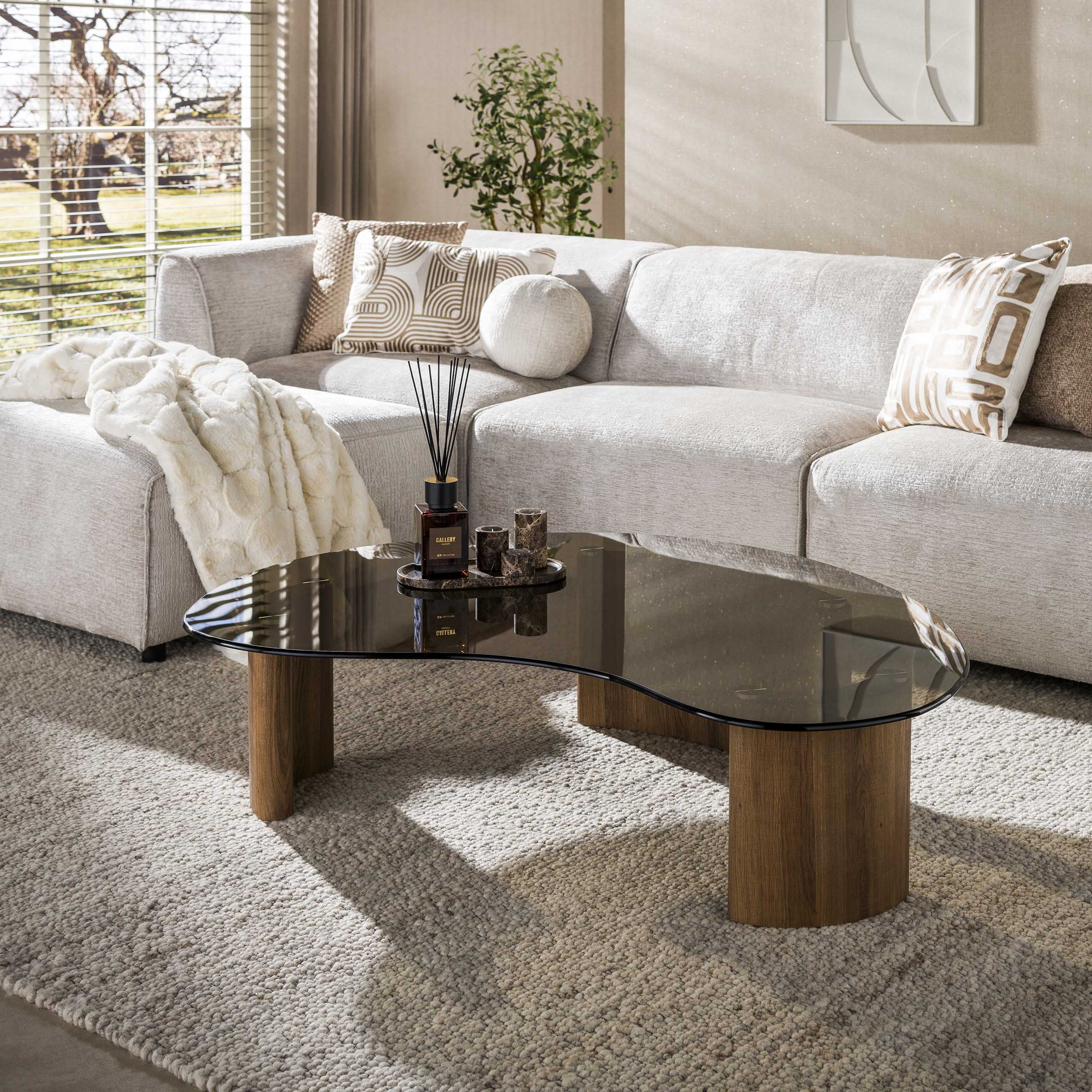 Salontafel Mistral Organisch Brons Glas Meubelista Sfeerfoto