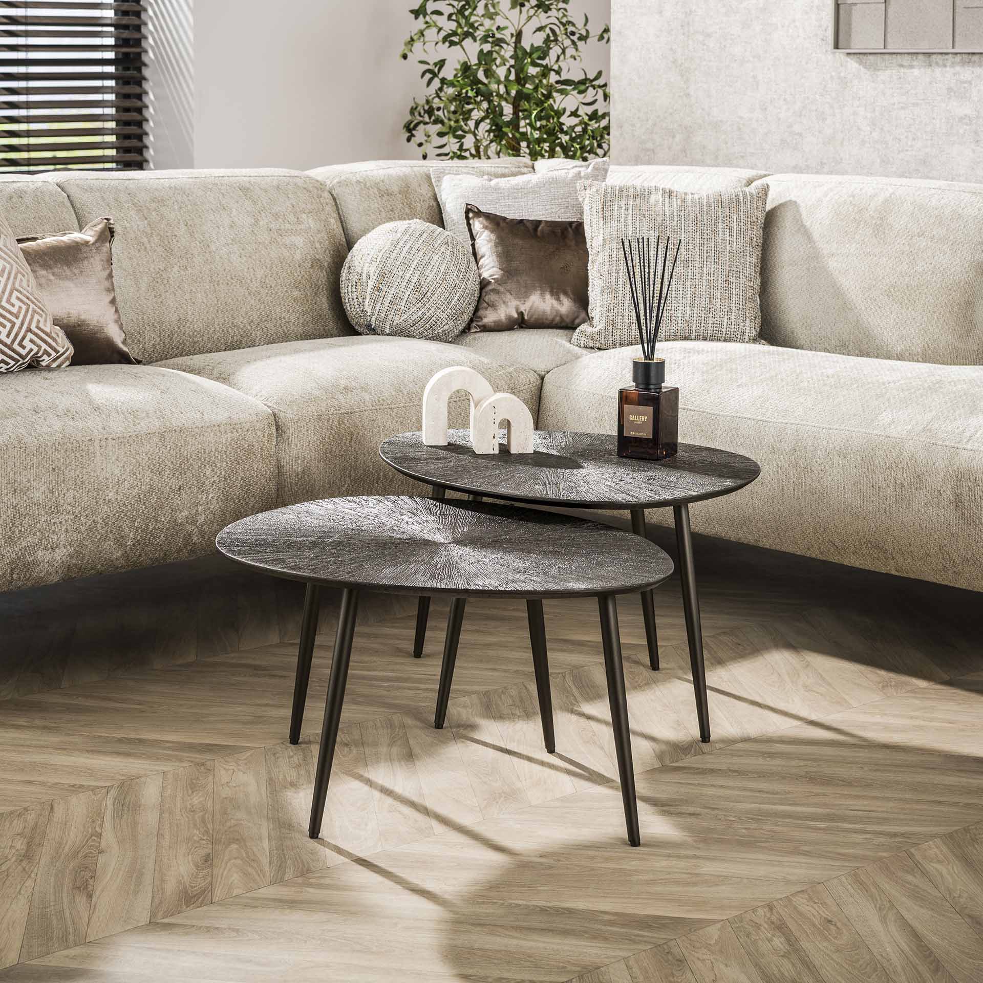 Salontafel Selin Organisch Brons Hout Set van 2 Meubelista Sfeerfoto