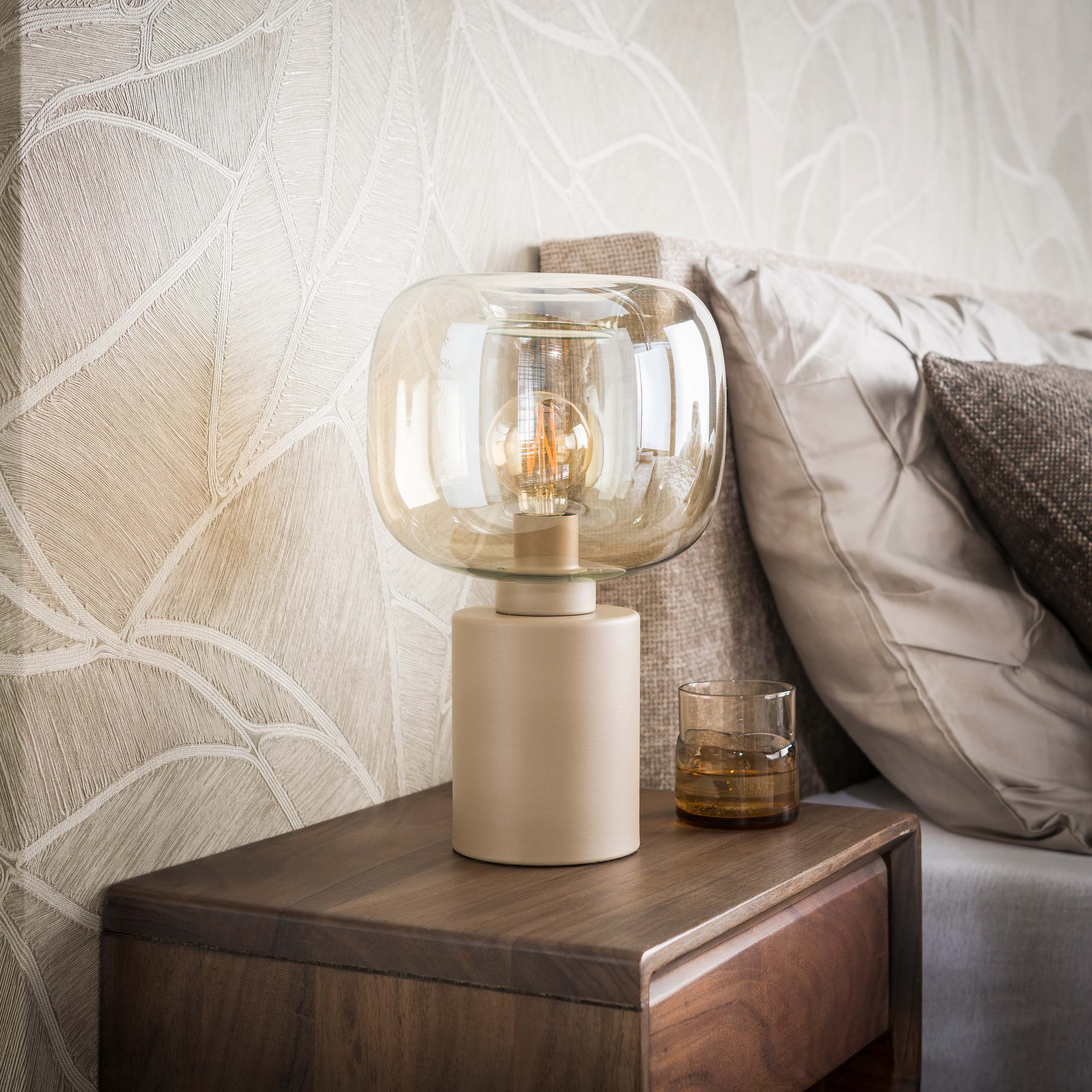 Tafellamp Avelore 1-lichts Beige Amberglas Meubelista Sfeerfoto Licht