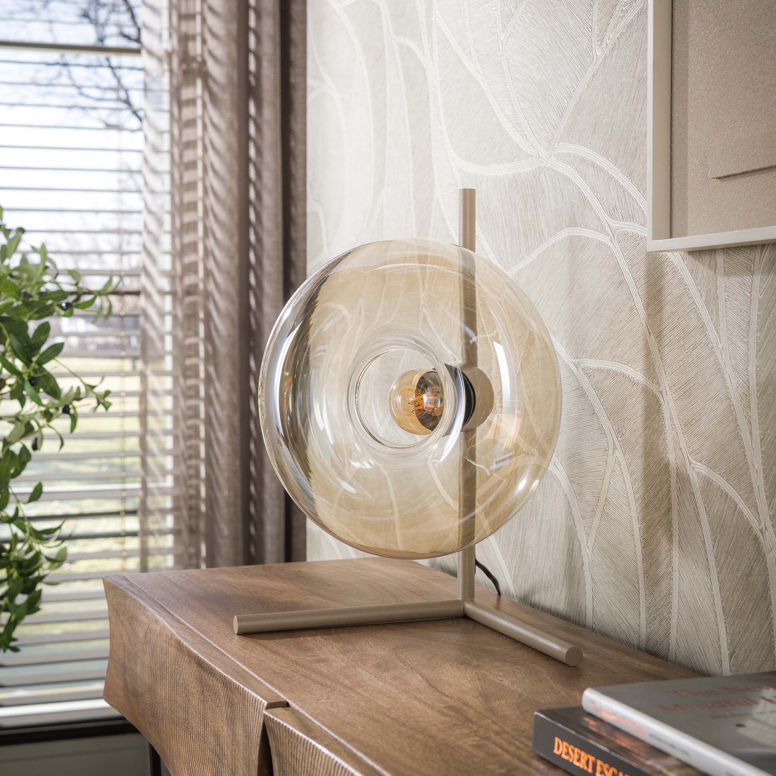 Tafellamp Donut 1-lichts Beige Amberglas Meubelista Sfeerfoto Licht