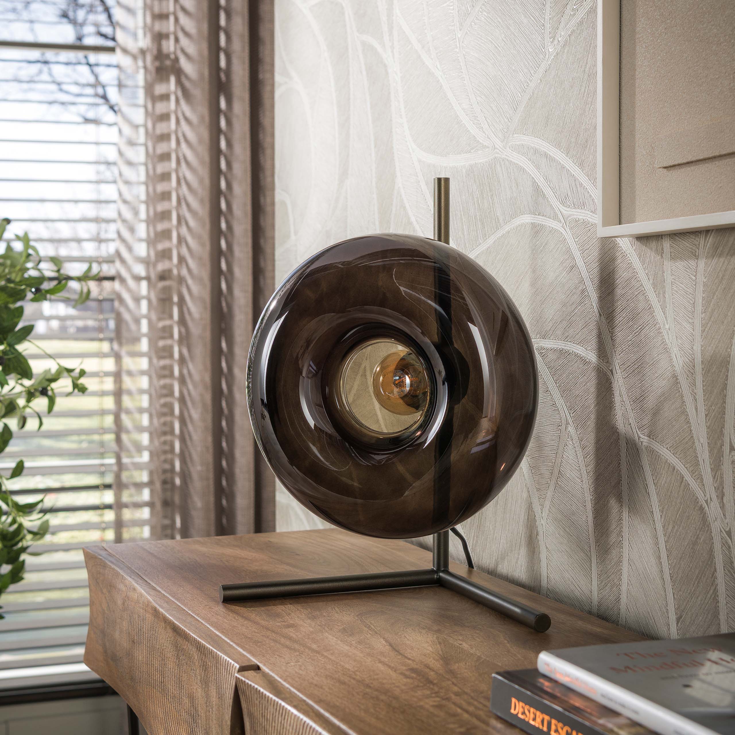 Tafellamp Donut 1-lichts Brons Glas Meubelista Sfeerfoto Licht