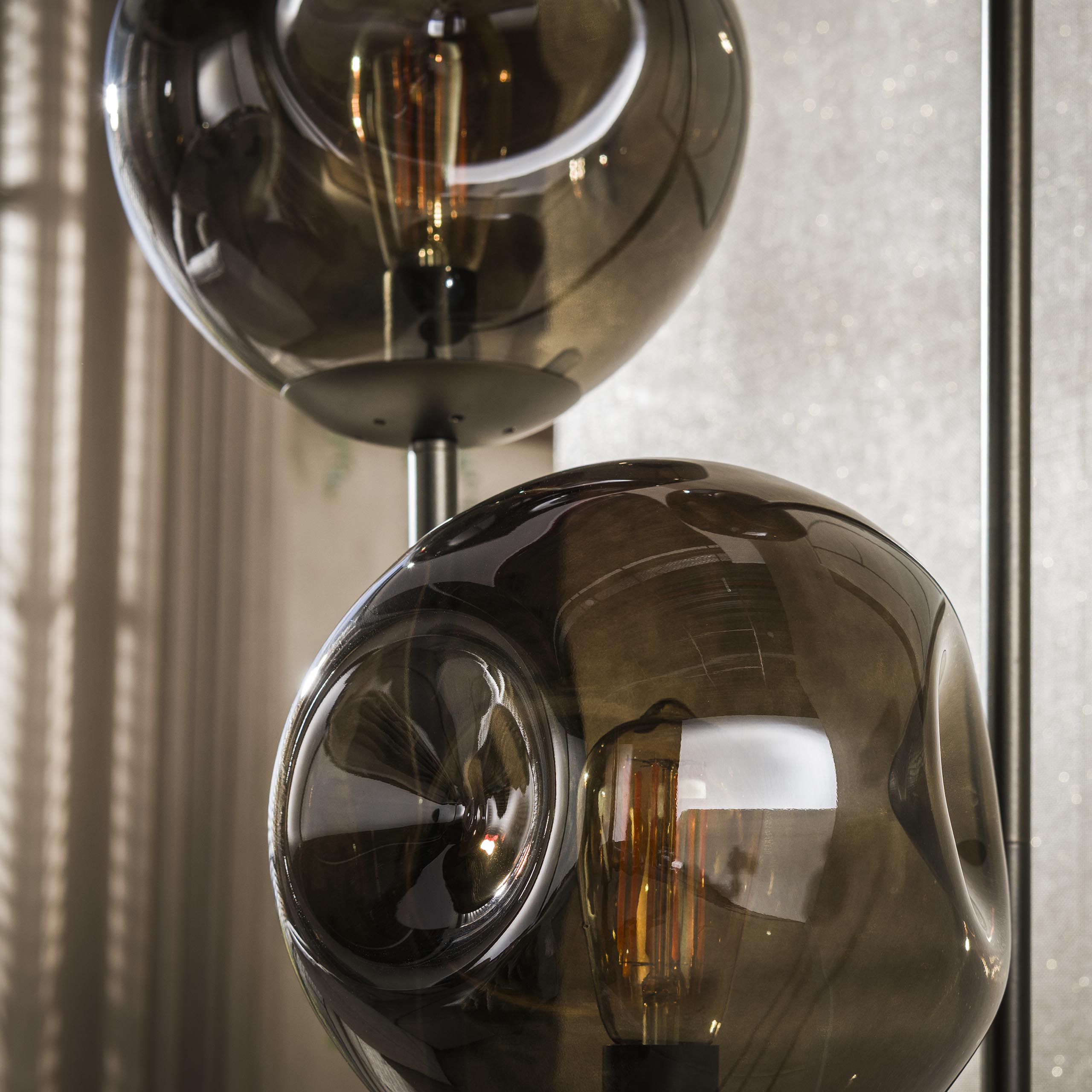 Vloerlamp Bellum 3-lichts Brons Glas 164 cm Meubelista Detailfoto