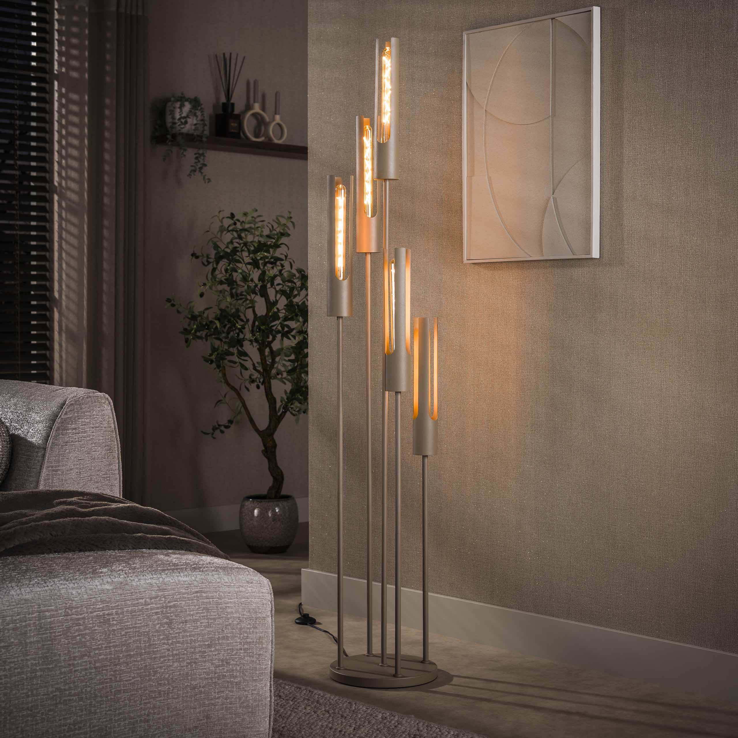 Vloerlamp Lumen 5-lichts Beige Metaal 176 cm Meubelista Sfeerfoto Donker